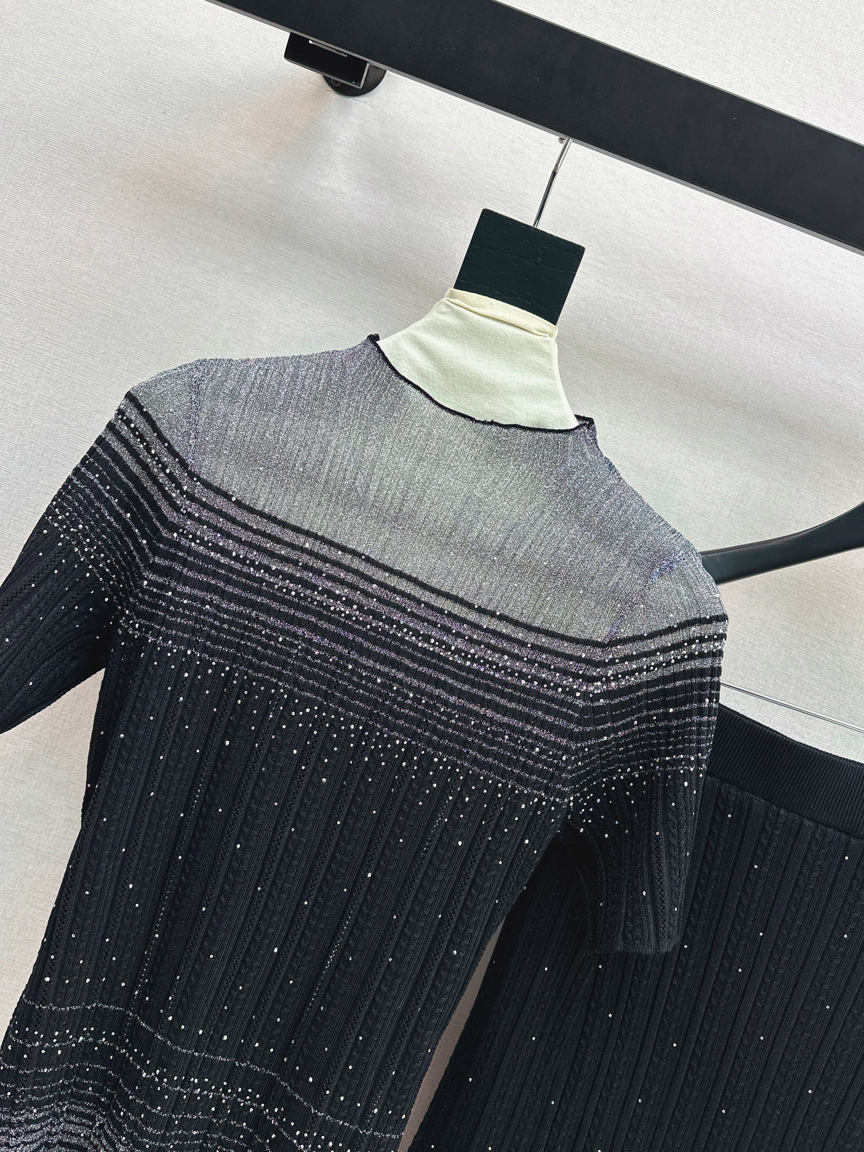 Chan 26ss omber knit top skirt set