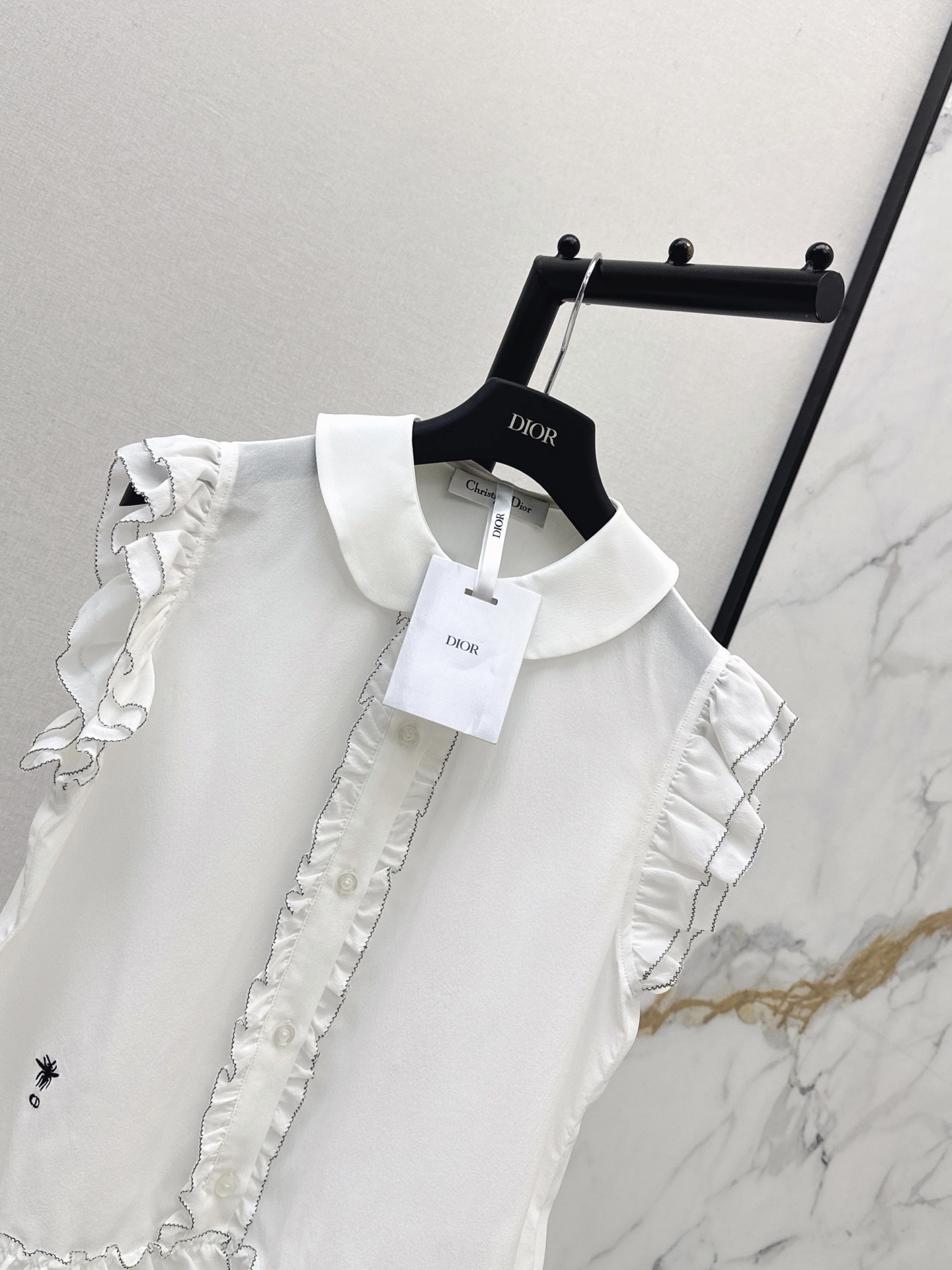 CD 26ss sleeveless ruffle shirt
