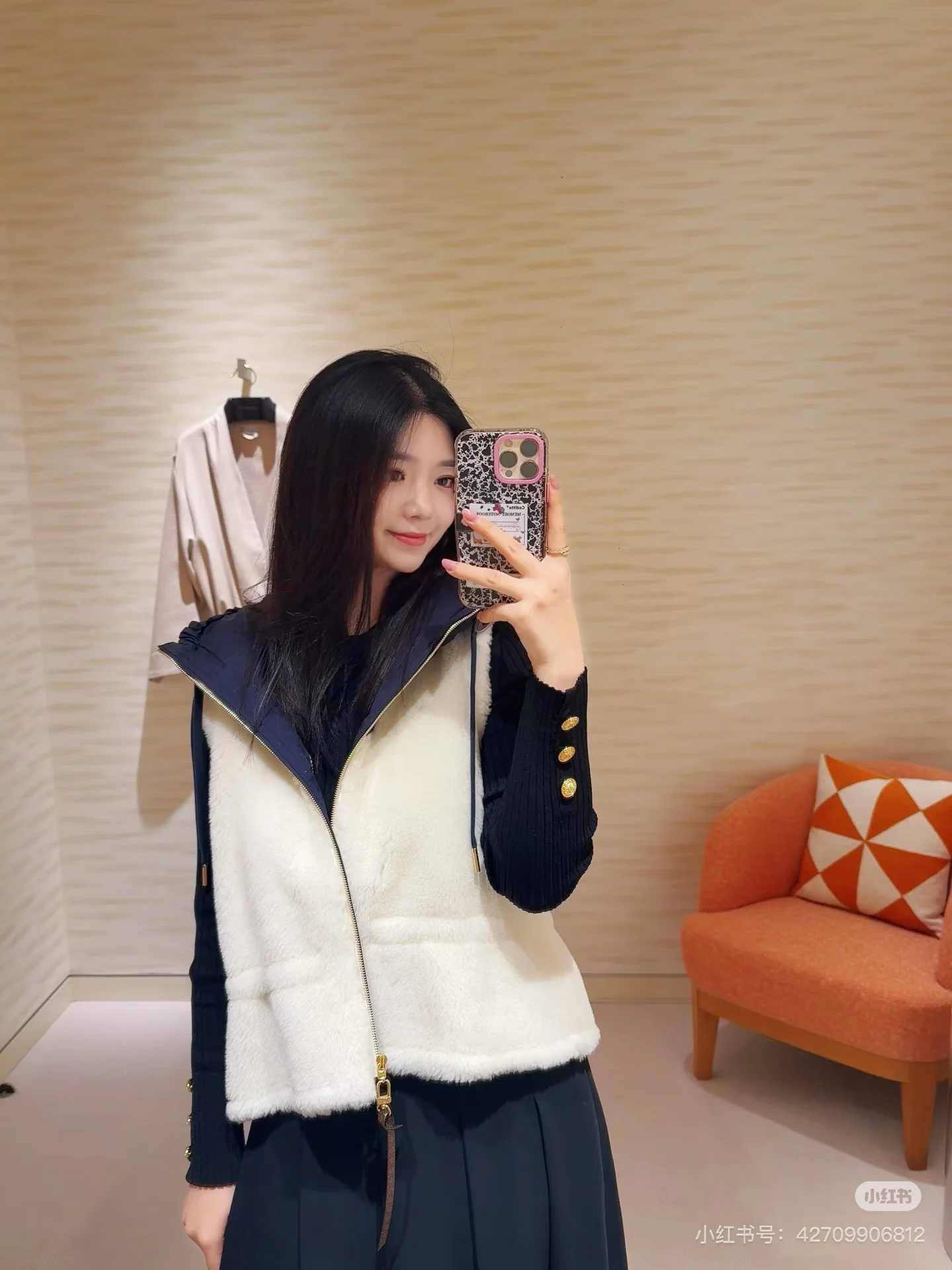 Louis 25fw fleece hooded vest