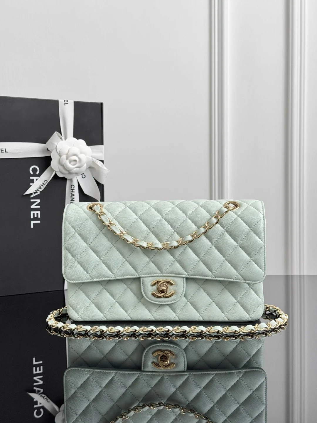 Chan cf25 chain shoulder bag