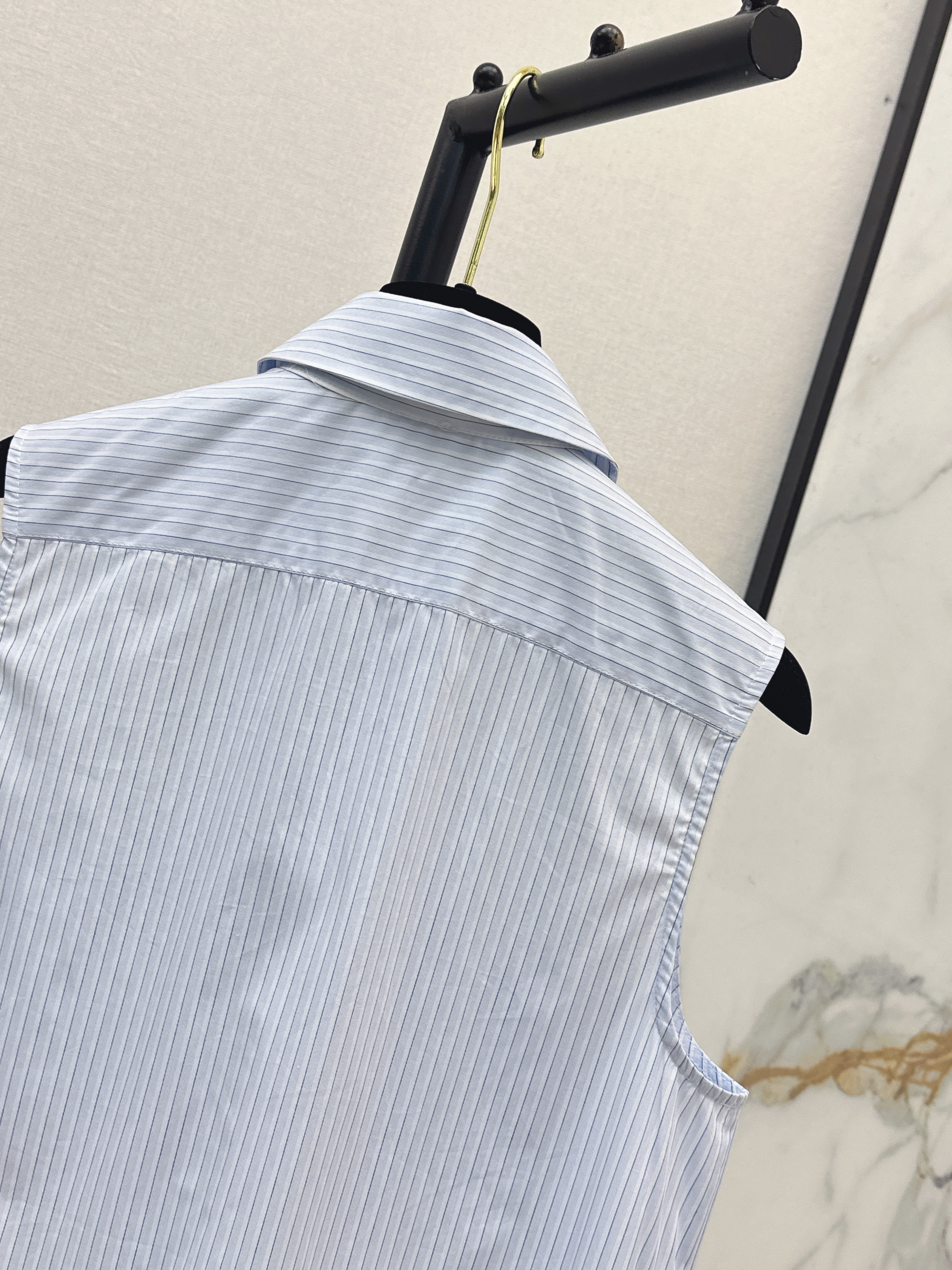 Chan 26ss sleeveless shirt
