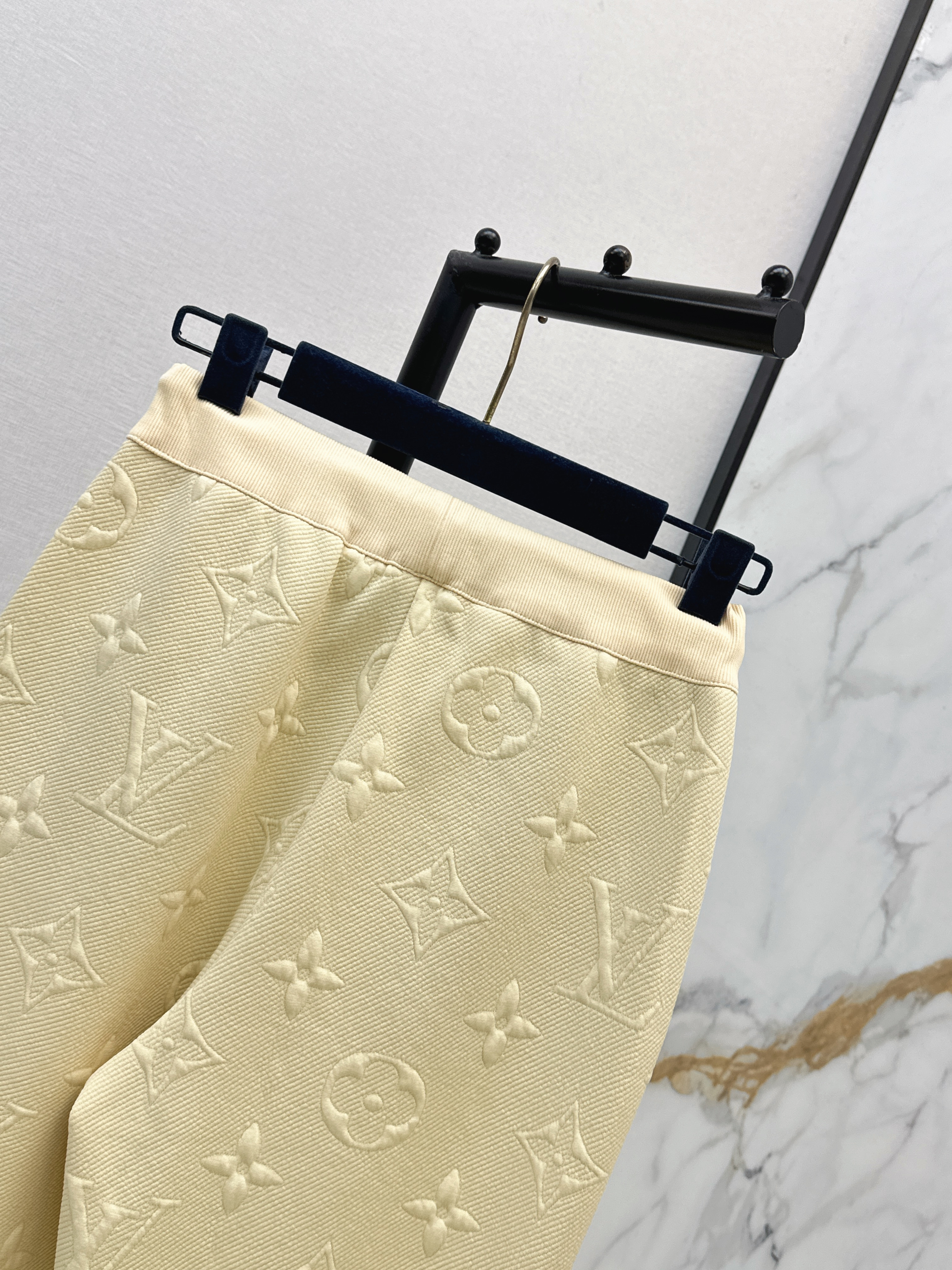 Loui 26ss embossed pants