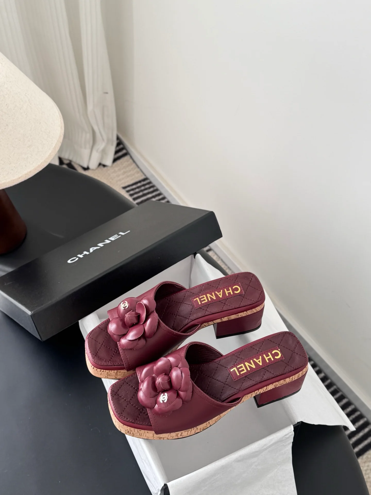 Chan 26ss camellia sides sandals