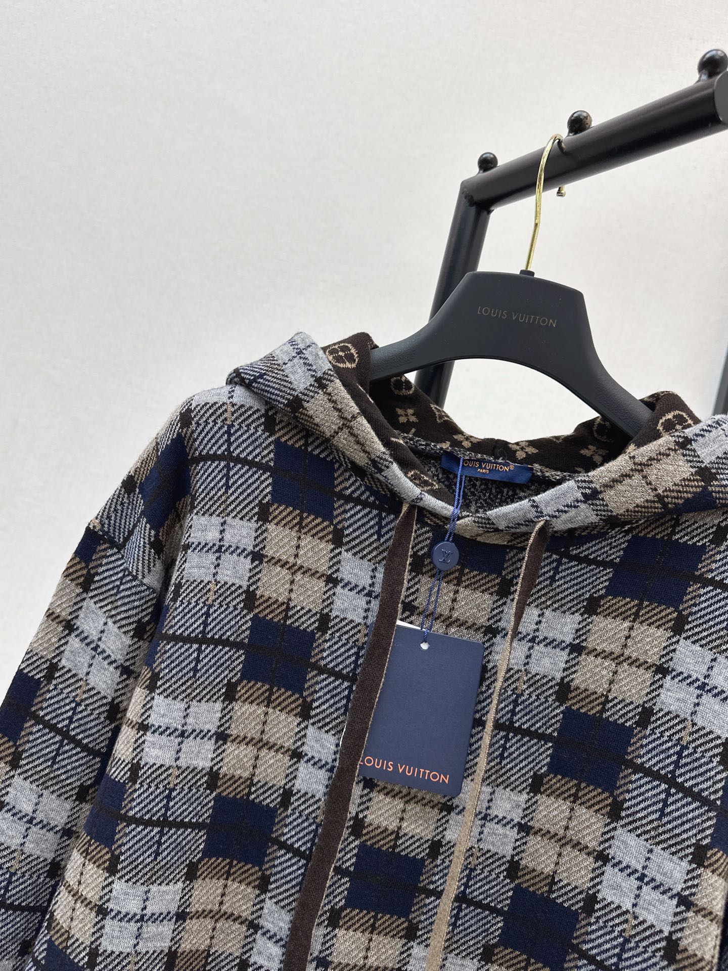 Louis 26ss hooded check sweater