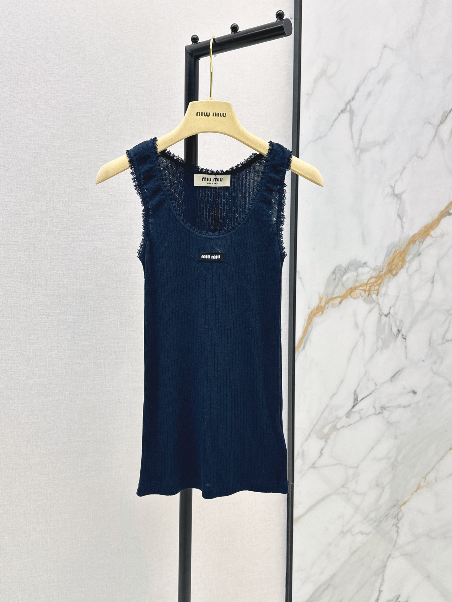 Miu 26ss lace ruffle vest
