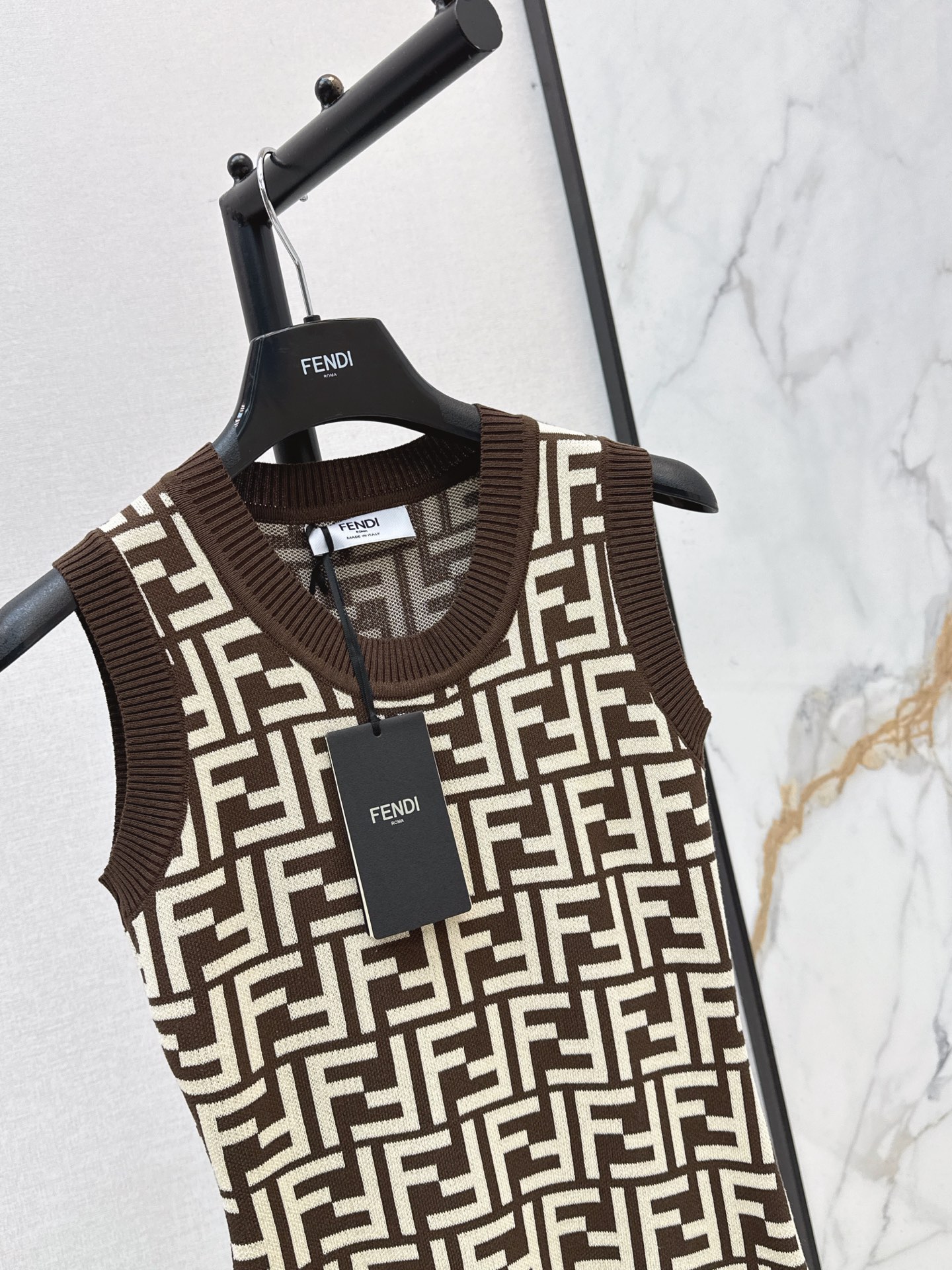 Fen 26ss sleeveless knit dress