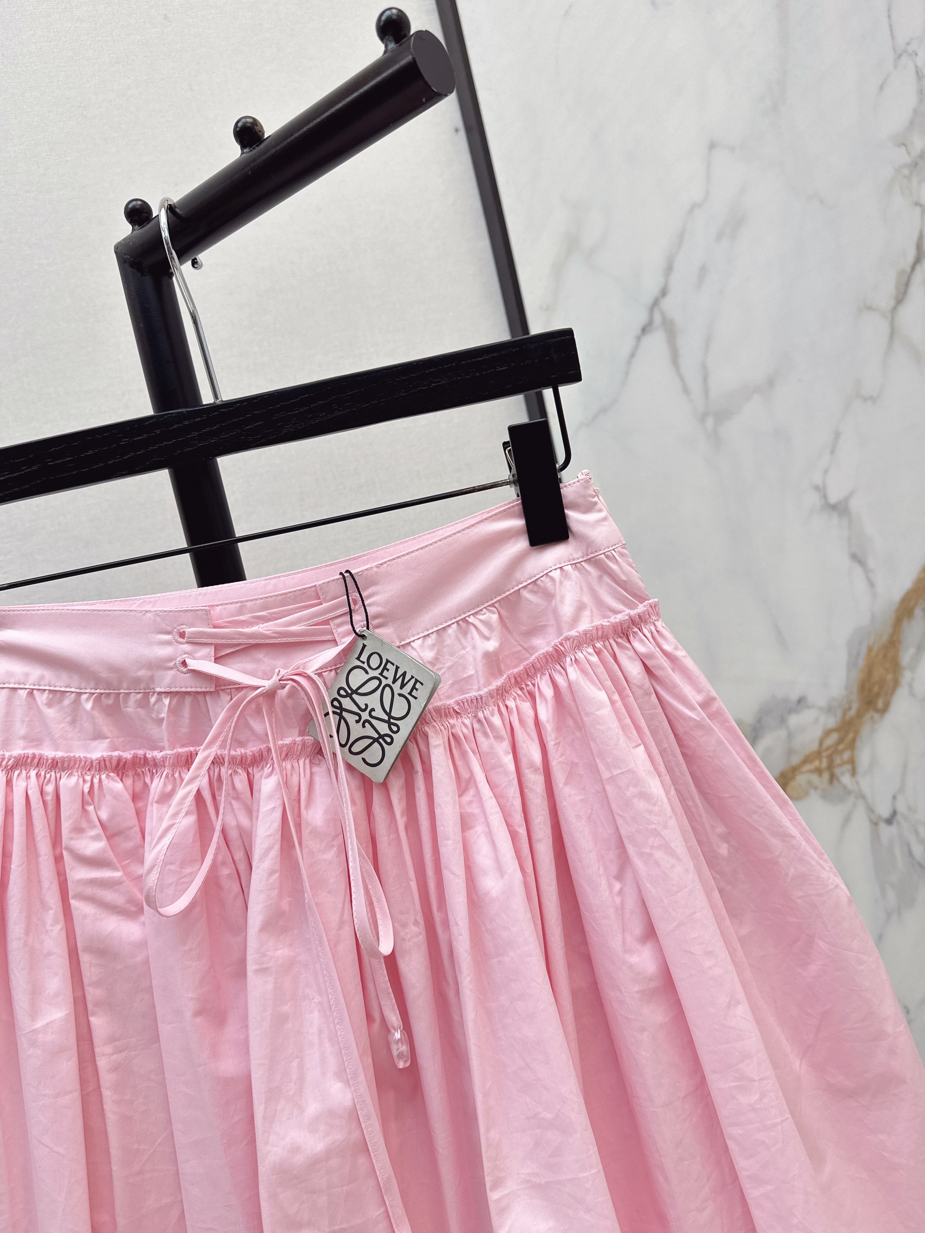 Loe 26ss ruffle mini skirt