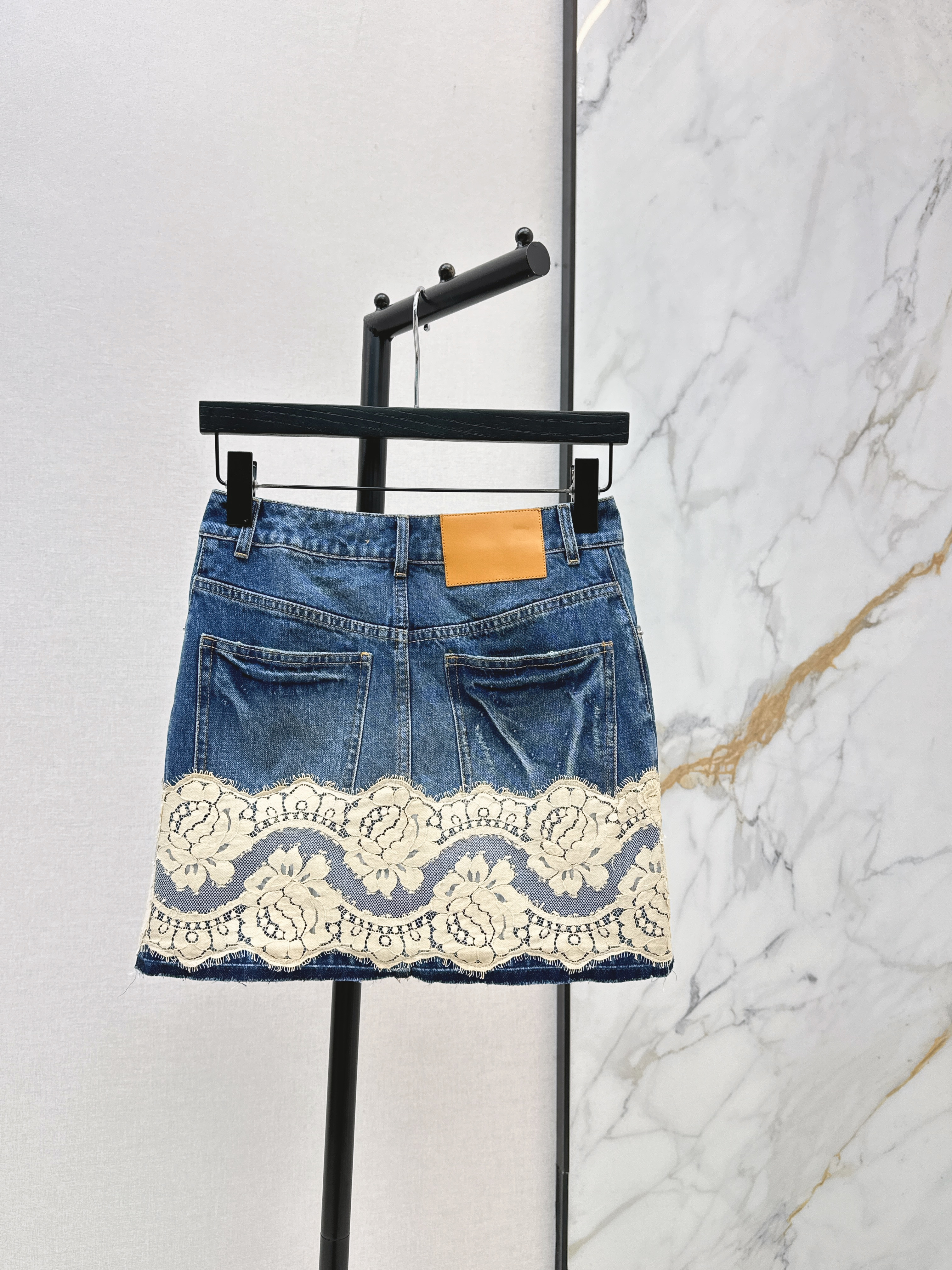 Dolc 26ss lace contract denim skirt