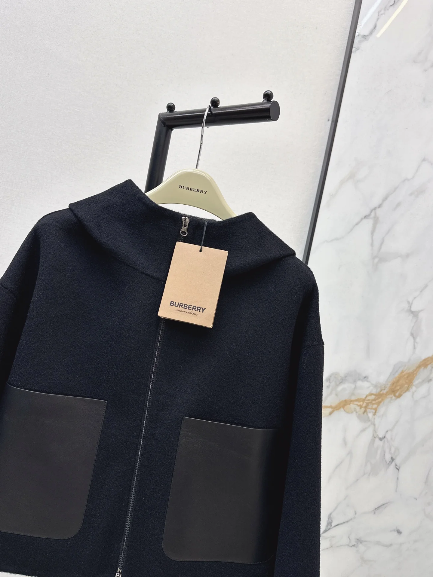 Burb 25fw zipper hooded jacket