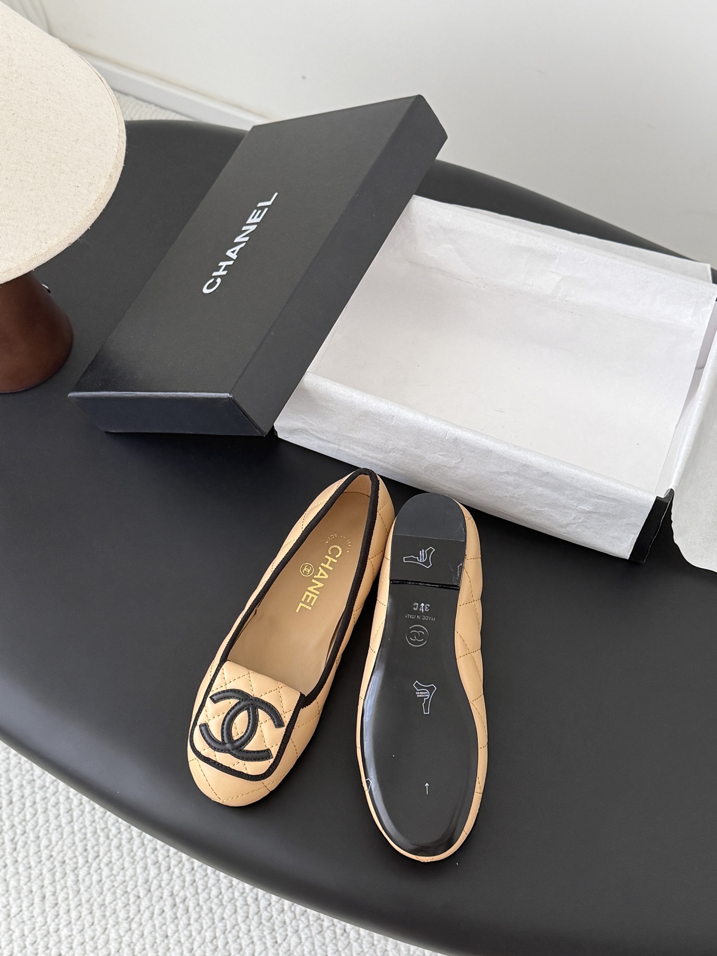 Chan 26C ballet flats