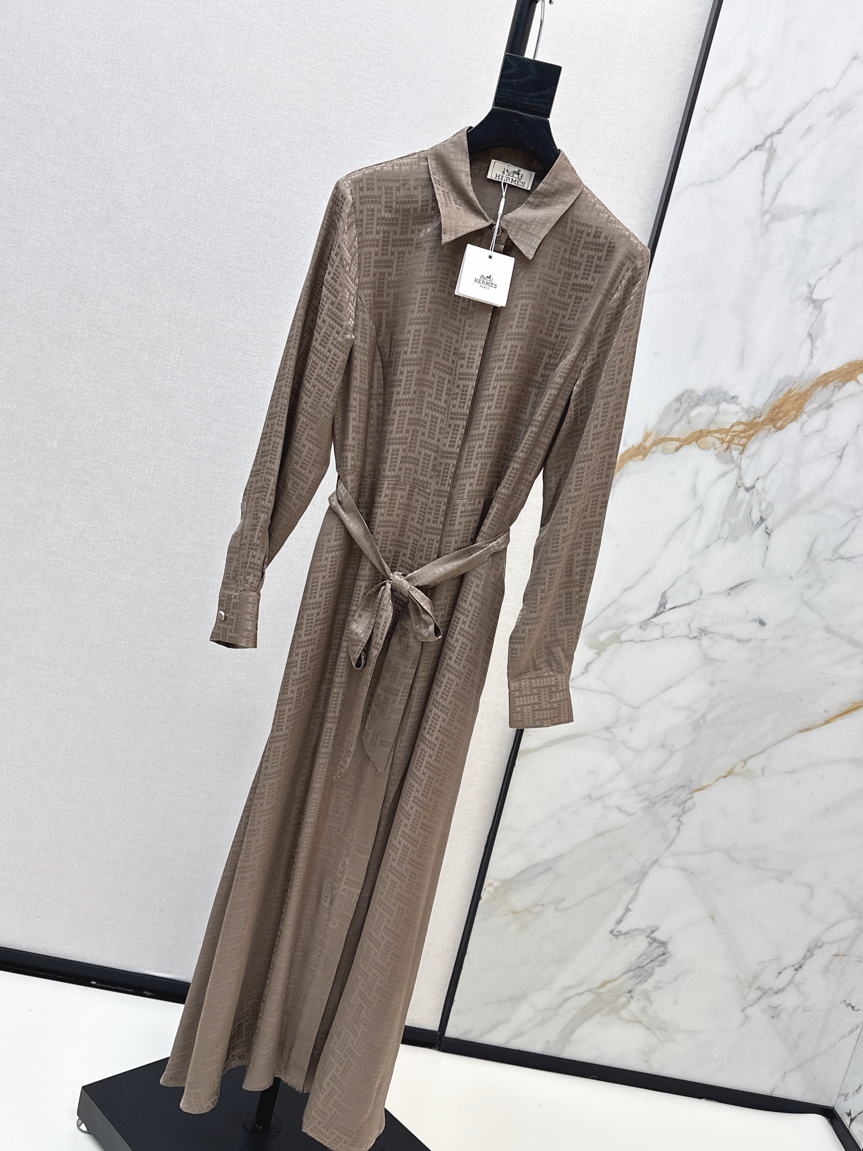 Her 26ss jacquard silk dress