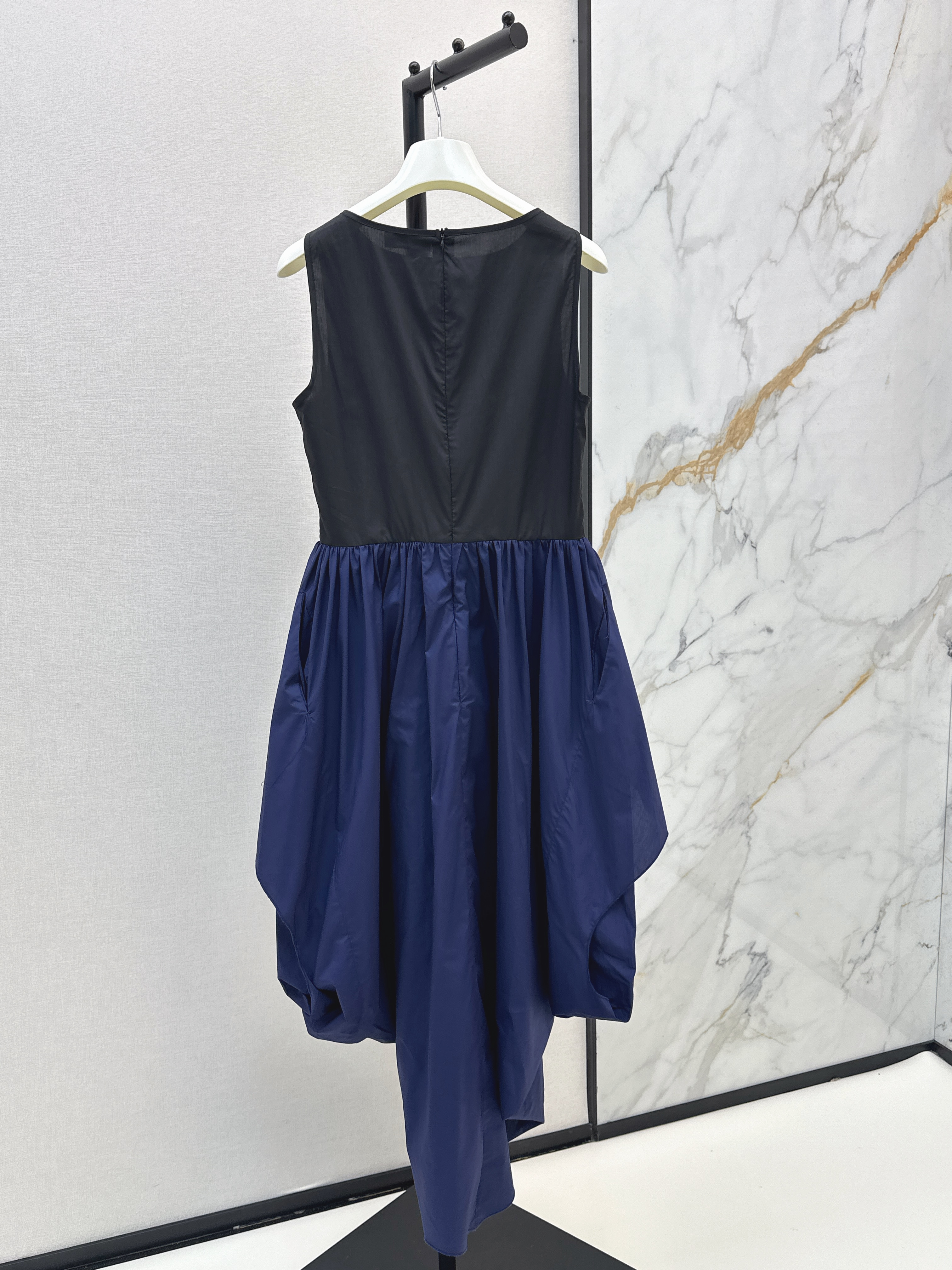 Loe 26ss Sleeveless Ruffle Midi Dress