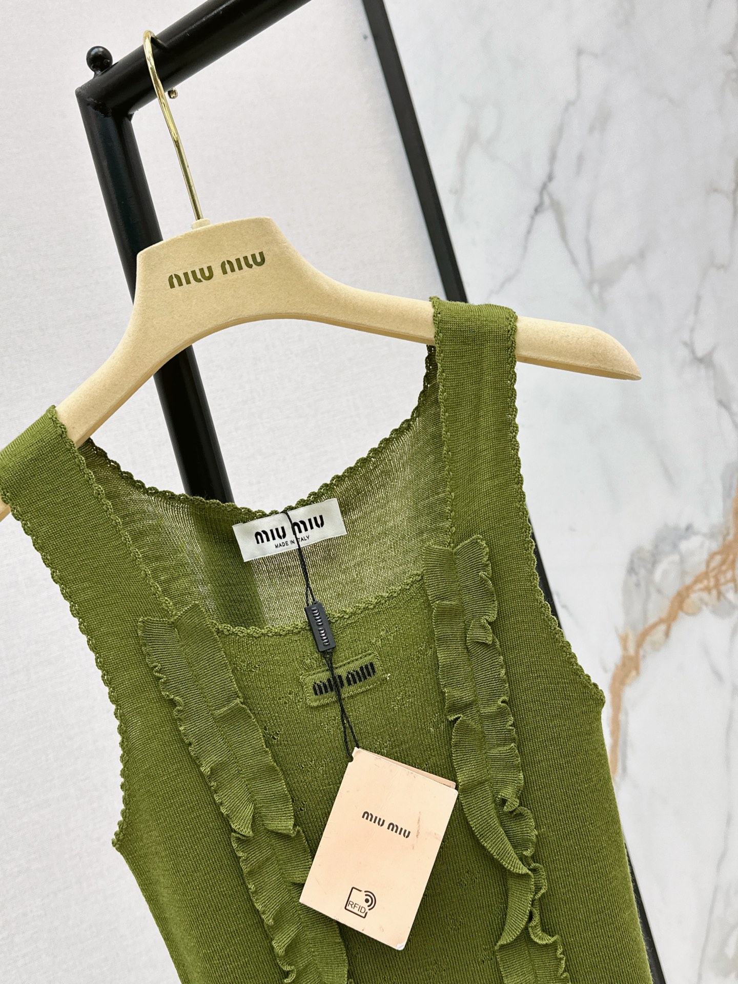 Miu 26ss ruffle knit vest