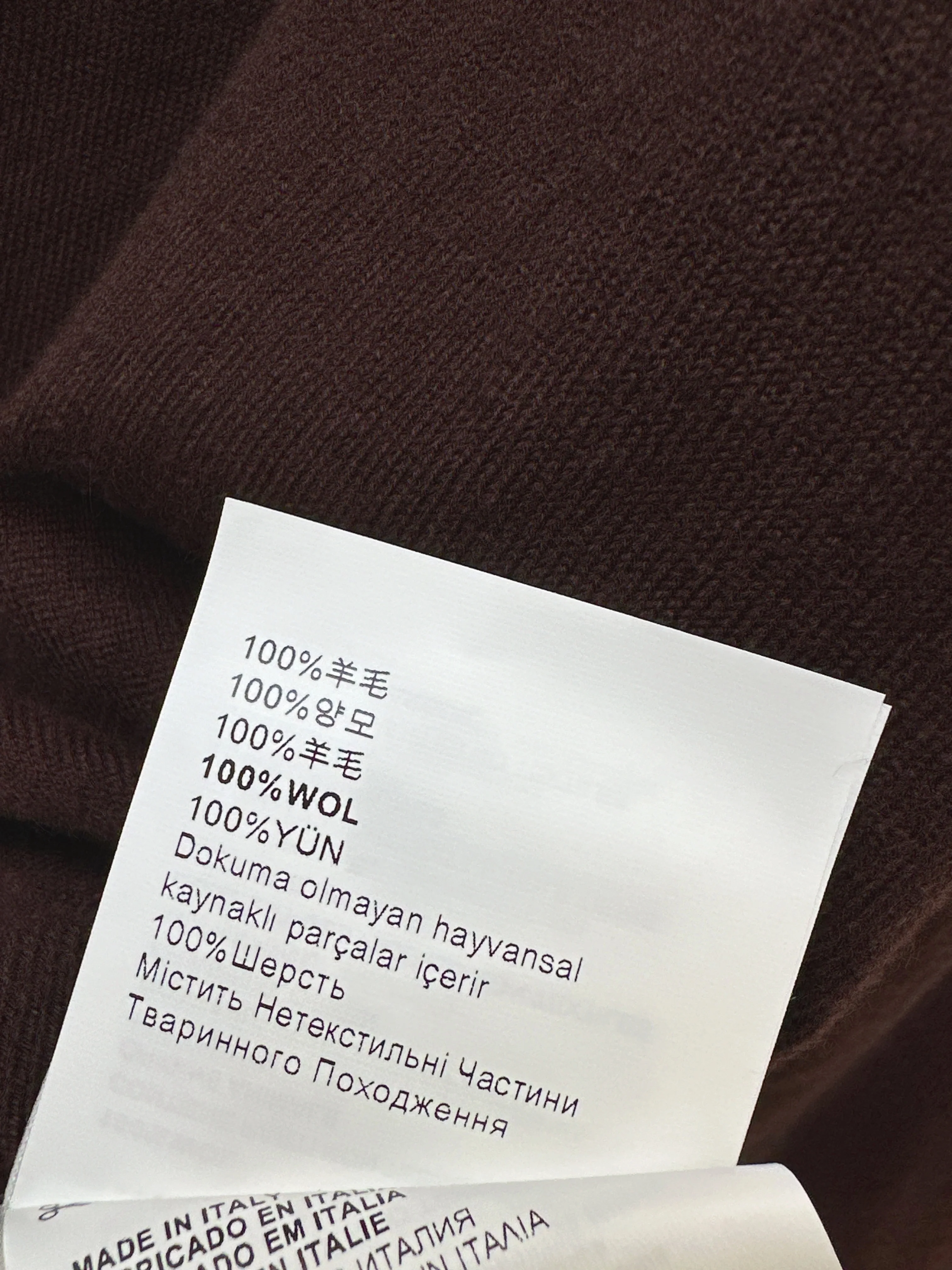 Miu 26ss embroidery sweater