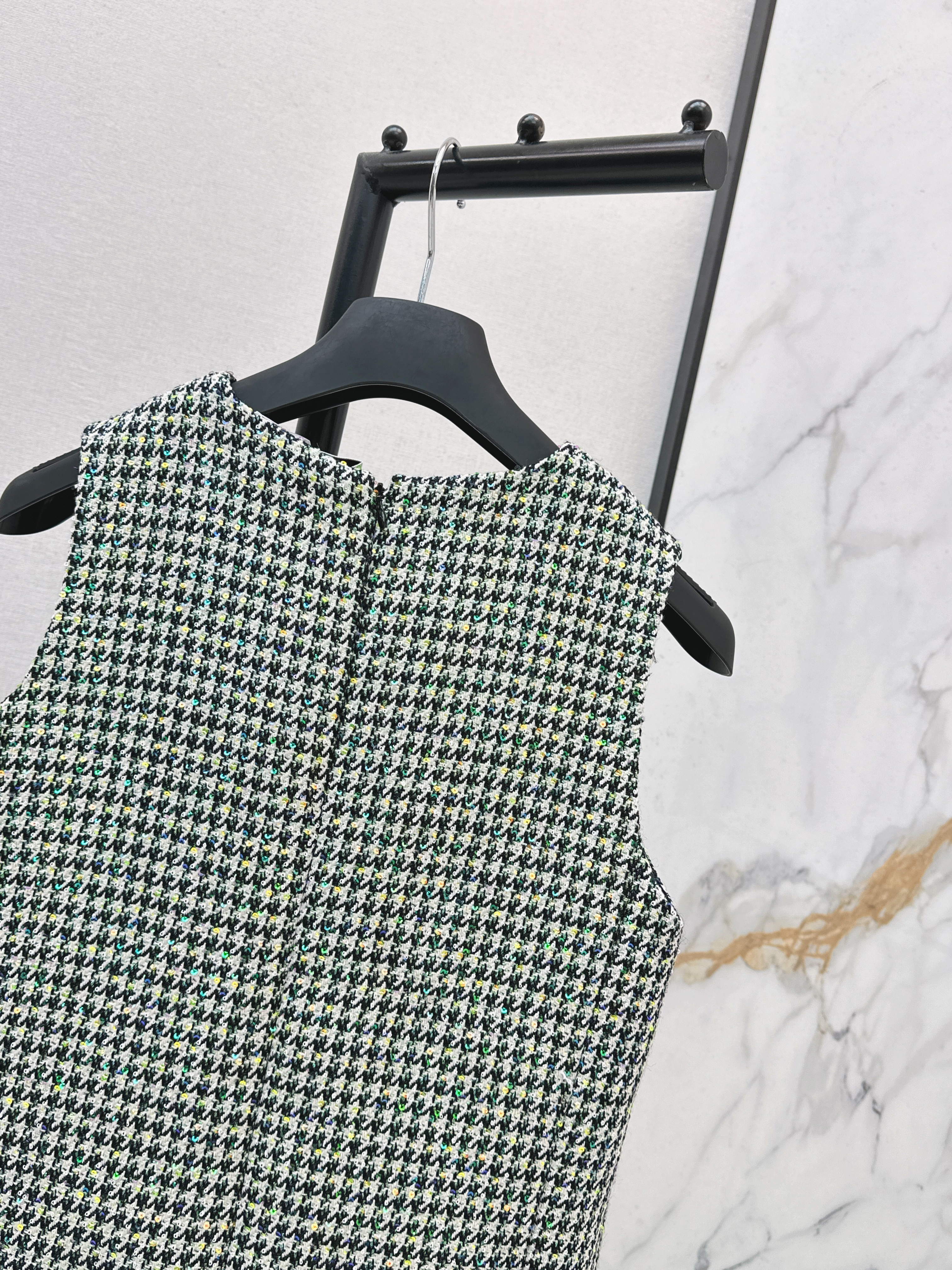 CD 26ss houndstone sleeveless dress