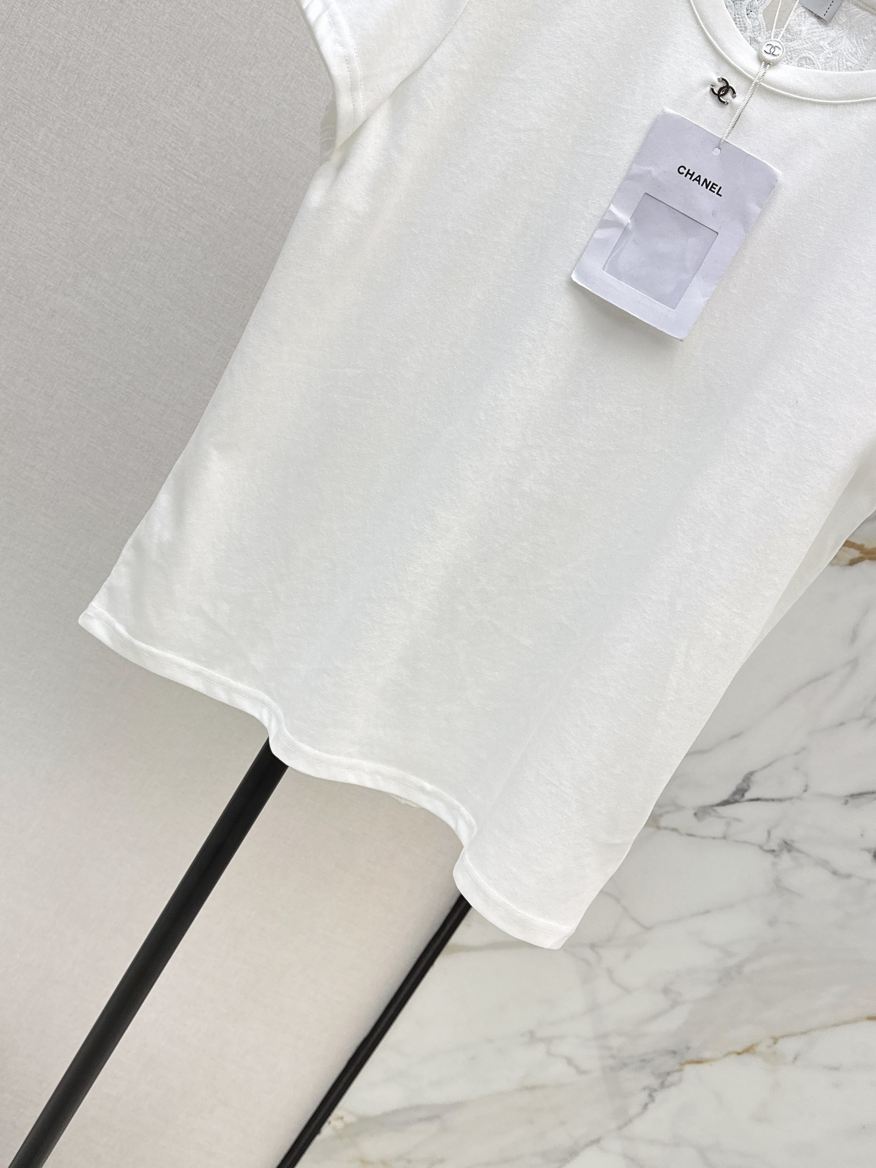 Chan 26ss lace hollow t-shirt