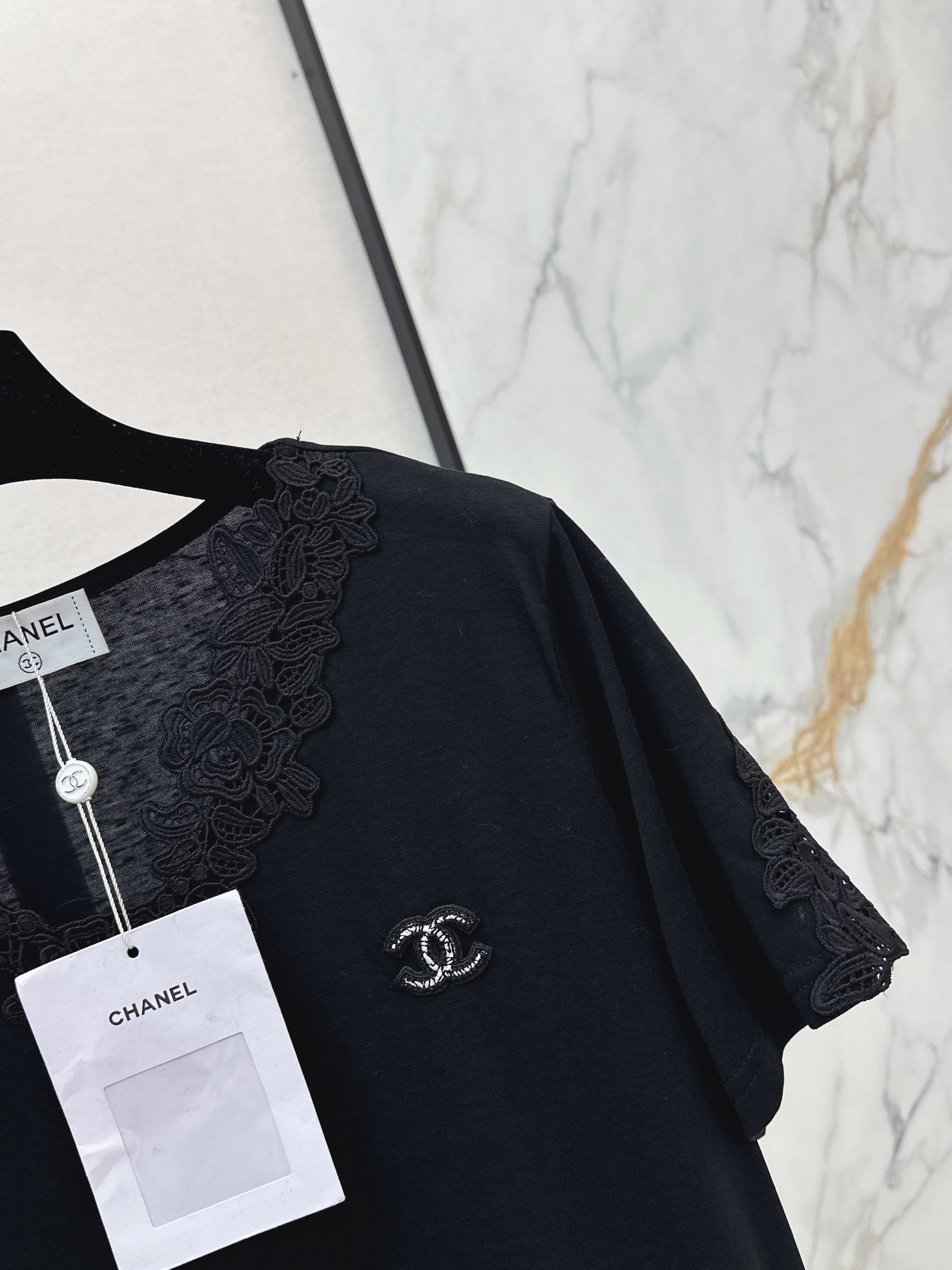 Chan 26ss contract lace t-shirt