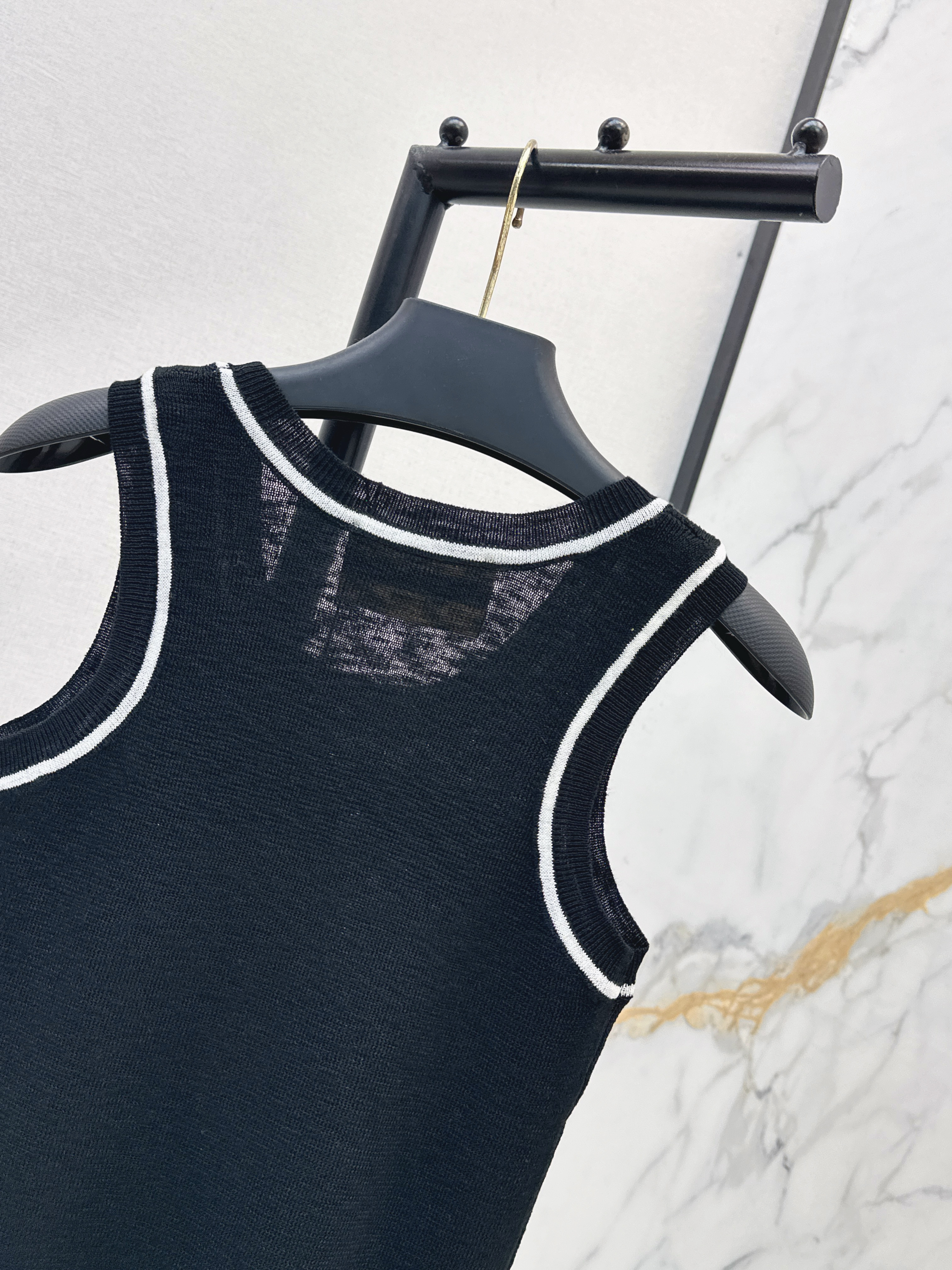 Valen 26ss knit vest