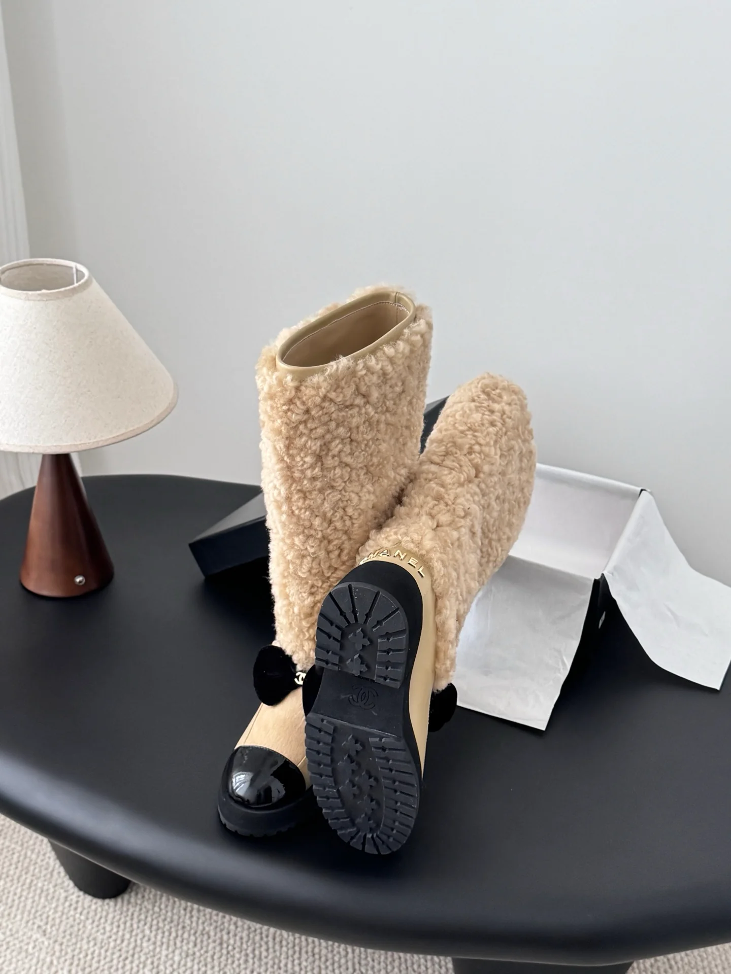 Chan 25fw plush half  boots with bow