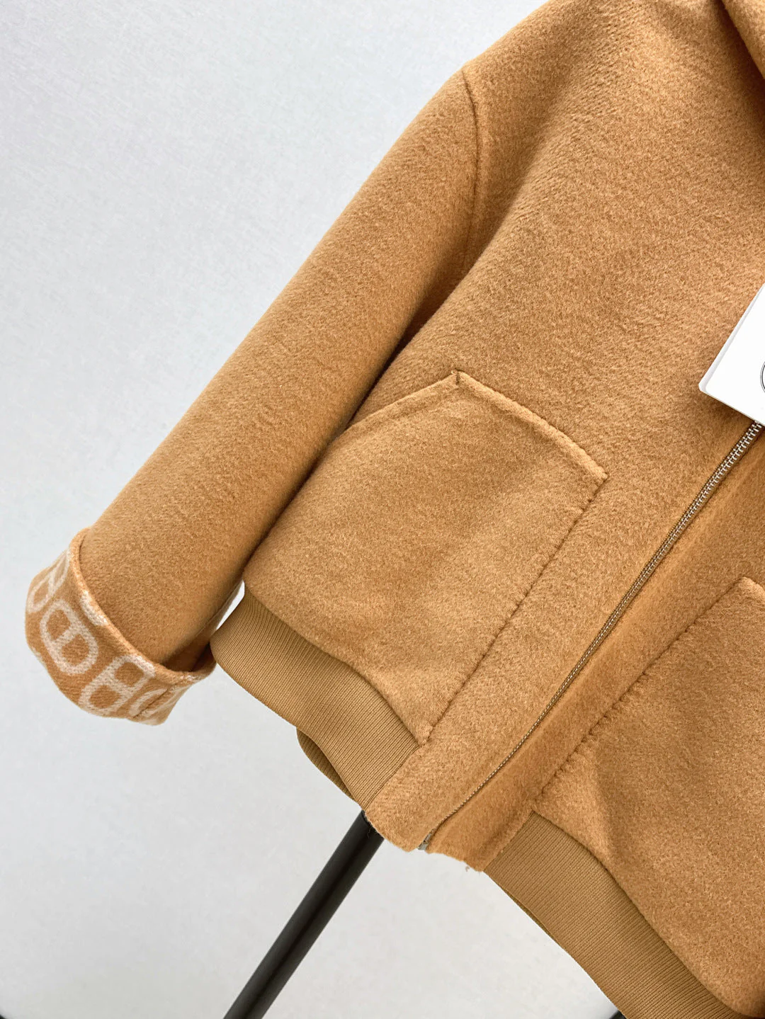 Her 25fw cashmere coat