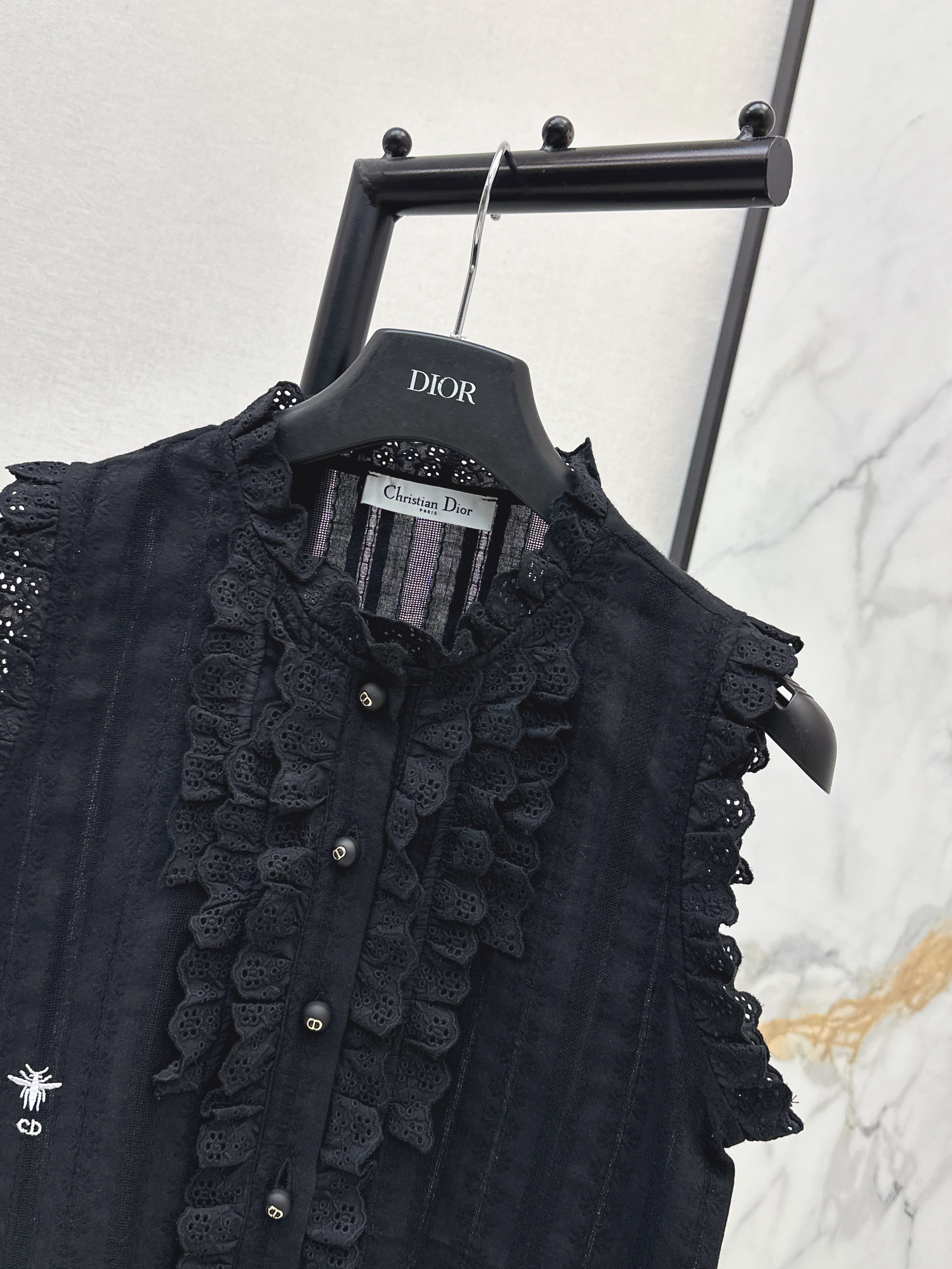 CD 26ss reffle sleeveless shirt