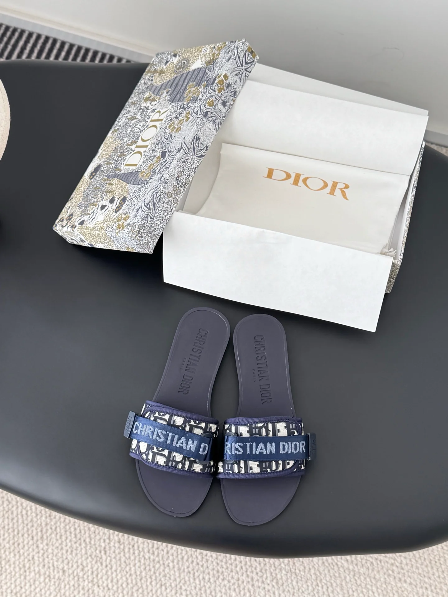 CD 25fw sandals