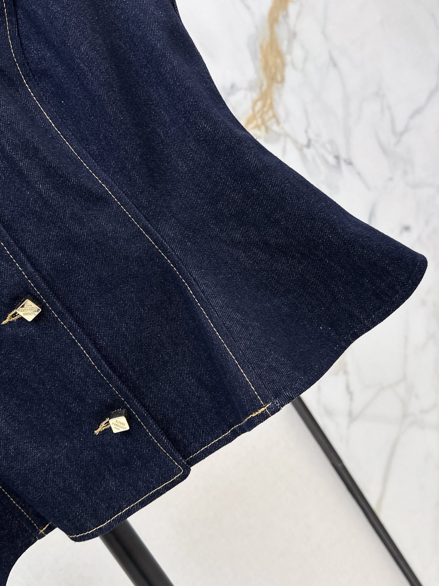 Loui 26ss ruffle denim top