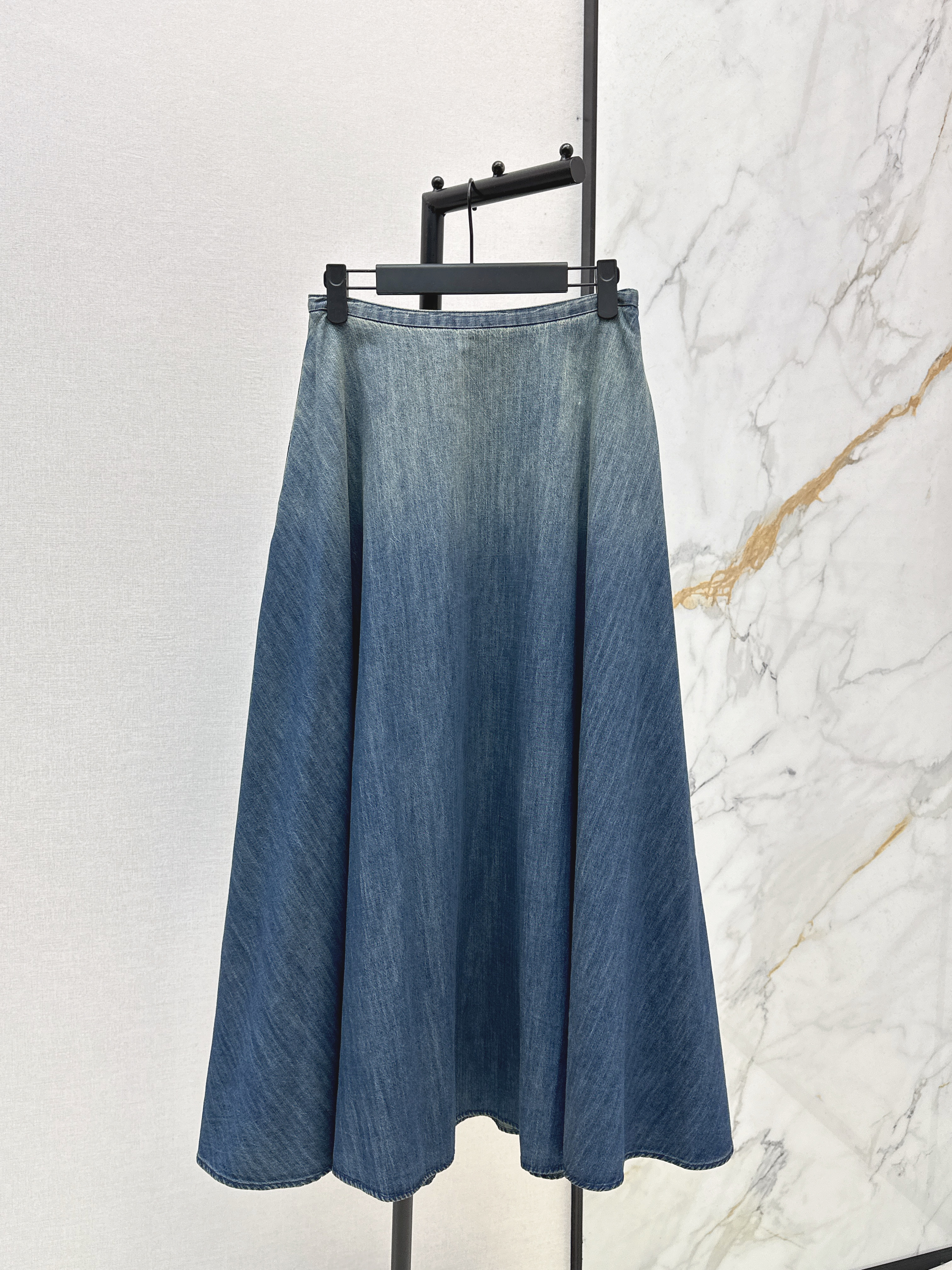 CD 26ss denim skirt
