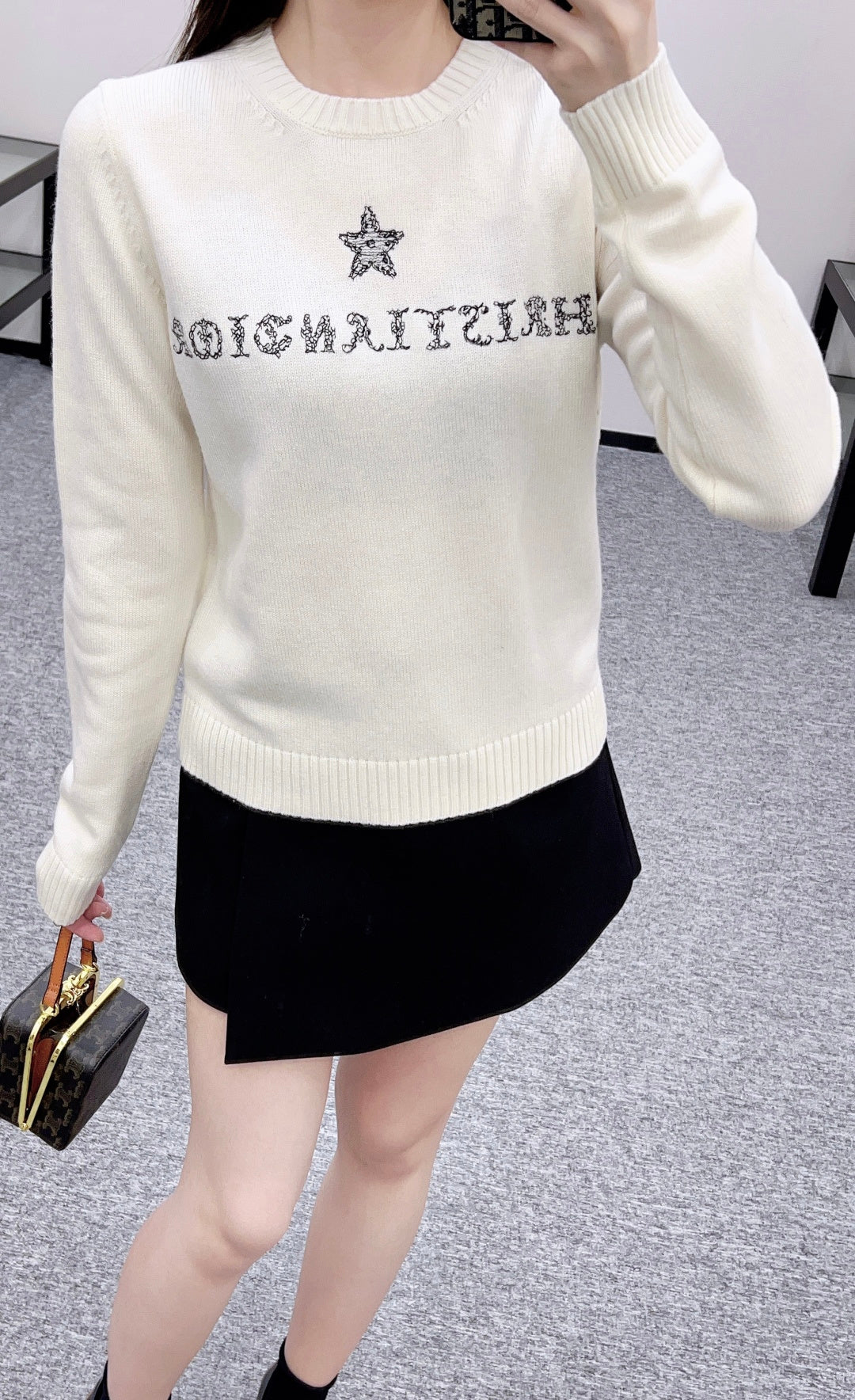 CD 25fw embroidery sweater