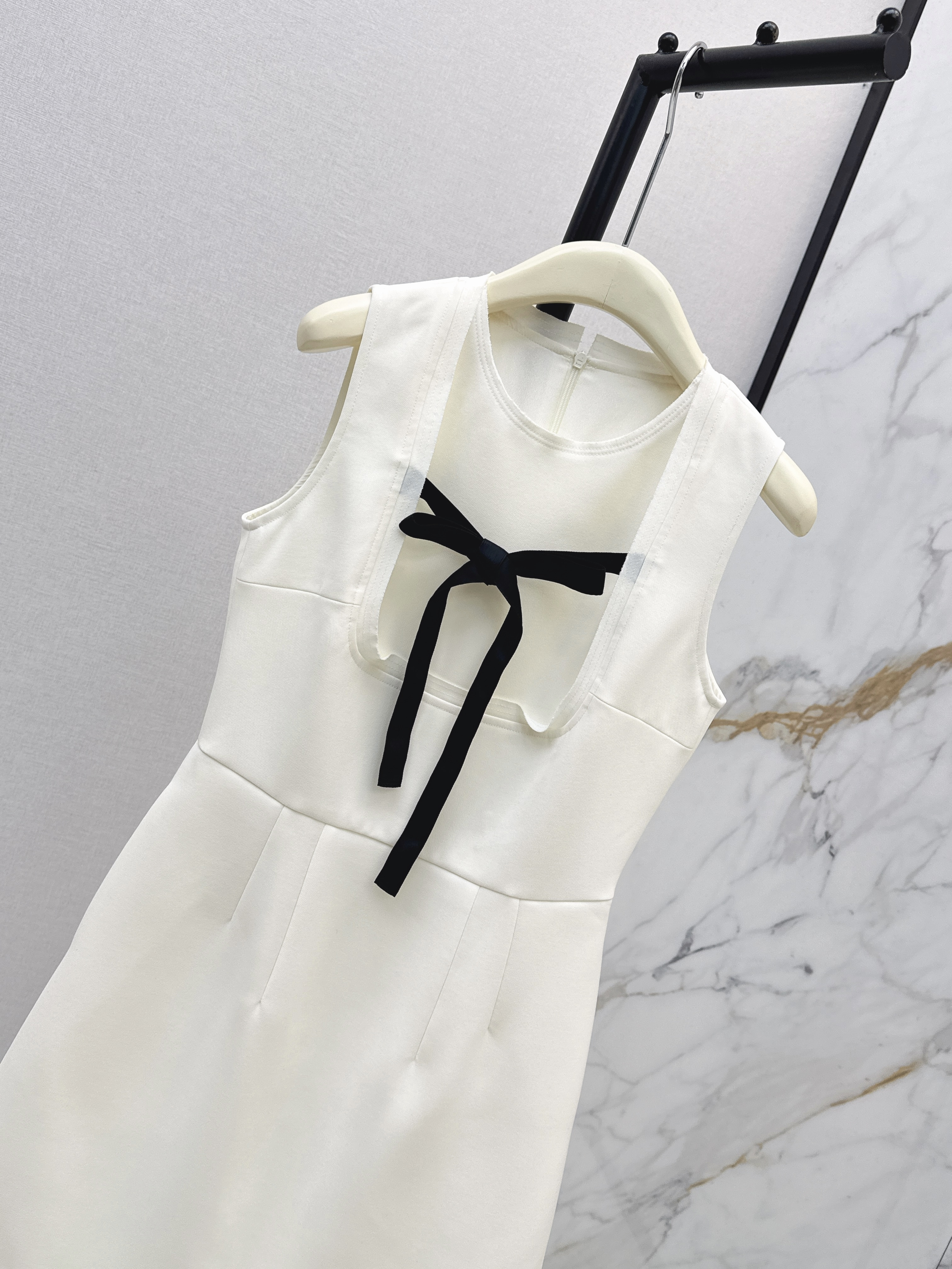 Prad 26ss bow sleeveless dress