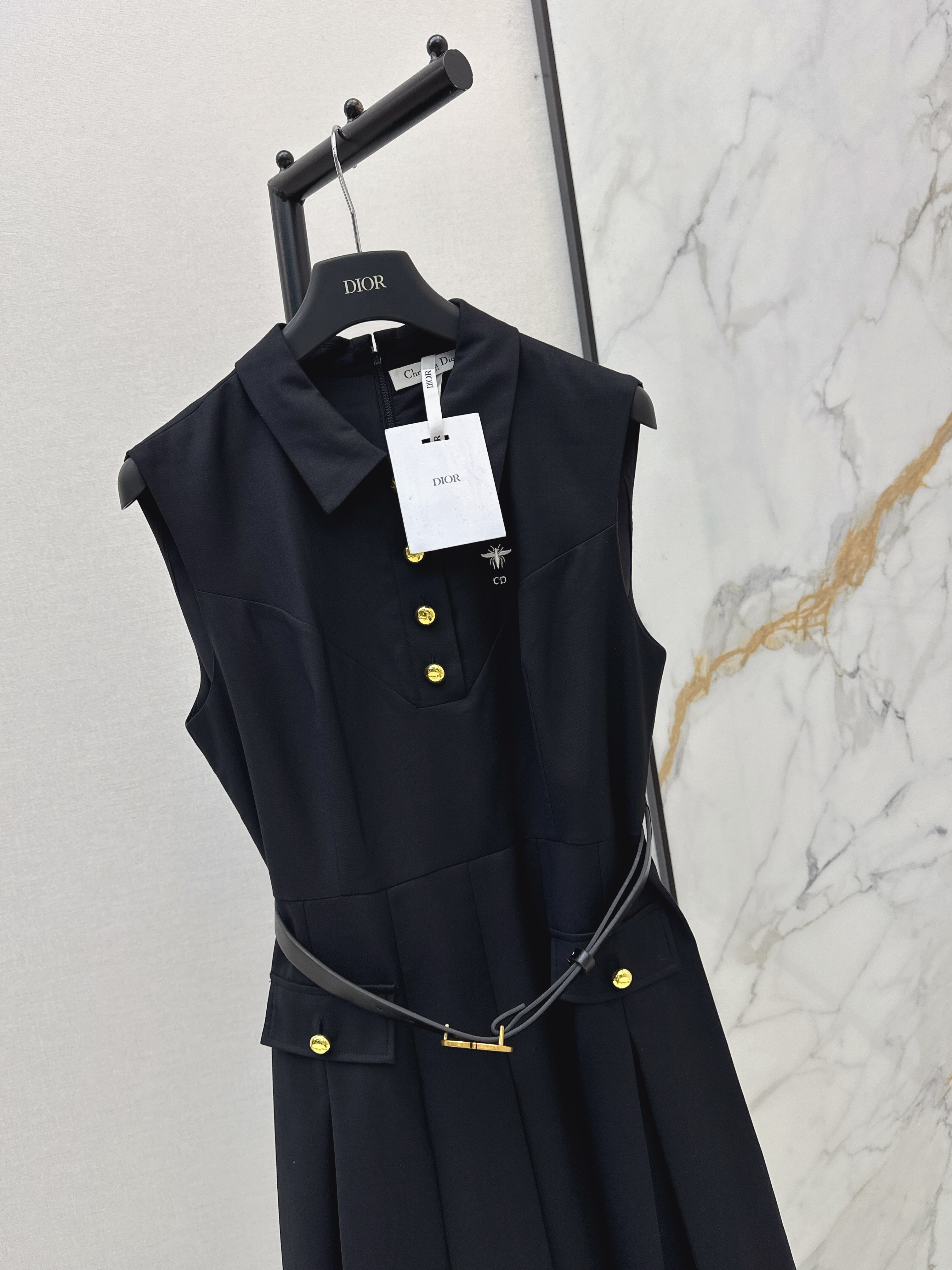 CD 26ss sleeveless belted dress