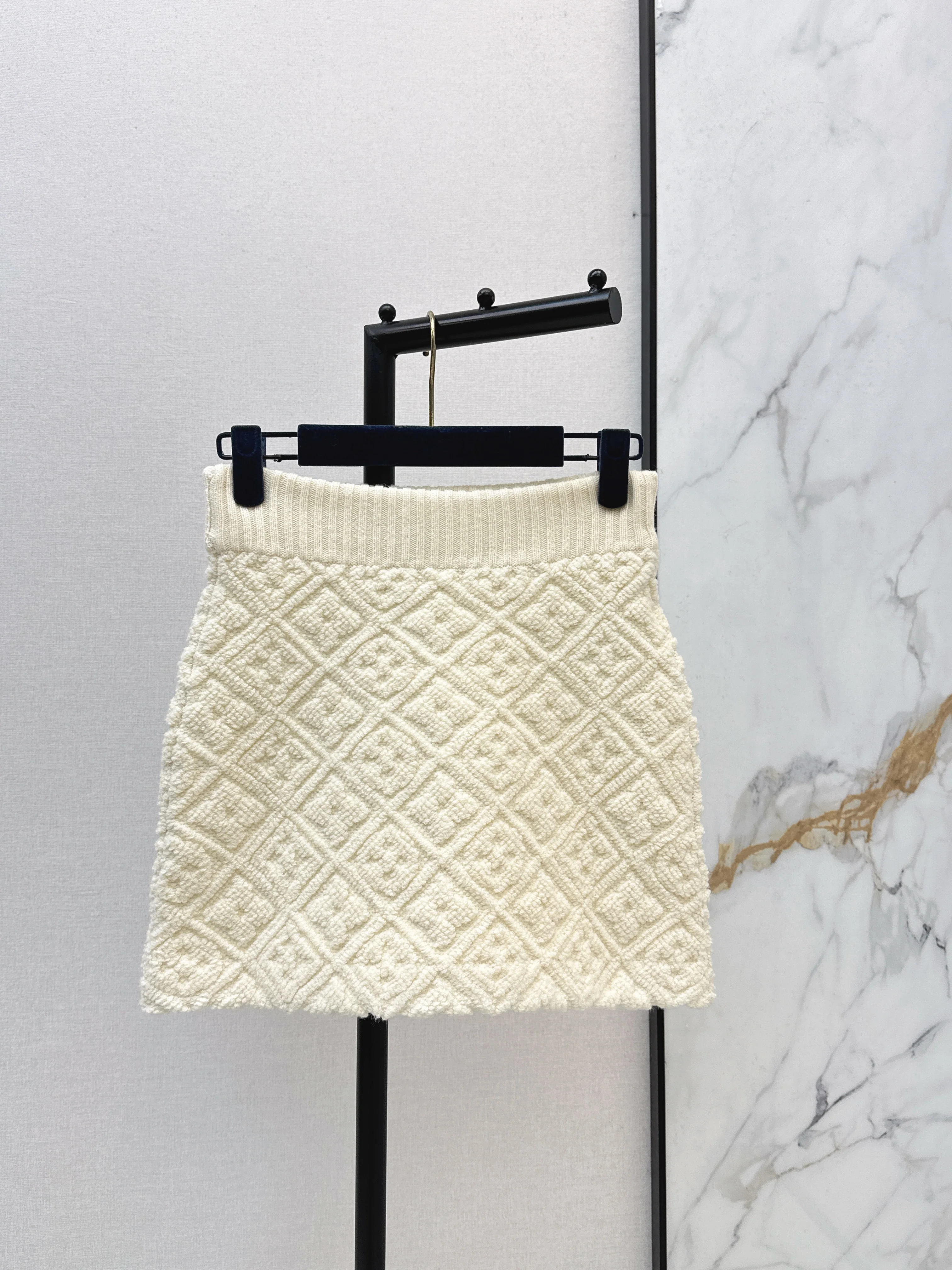 Louis 26ssc textured knit skirts