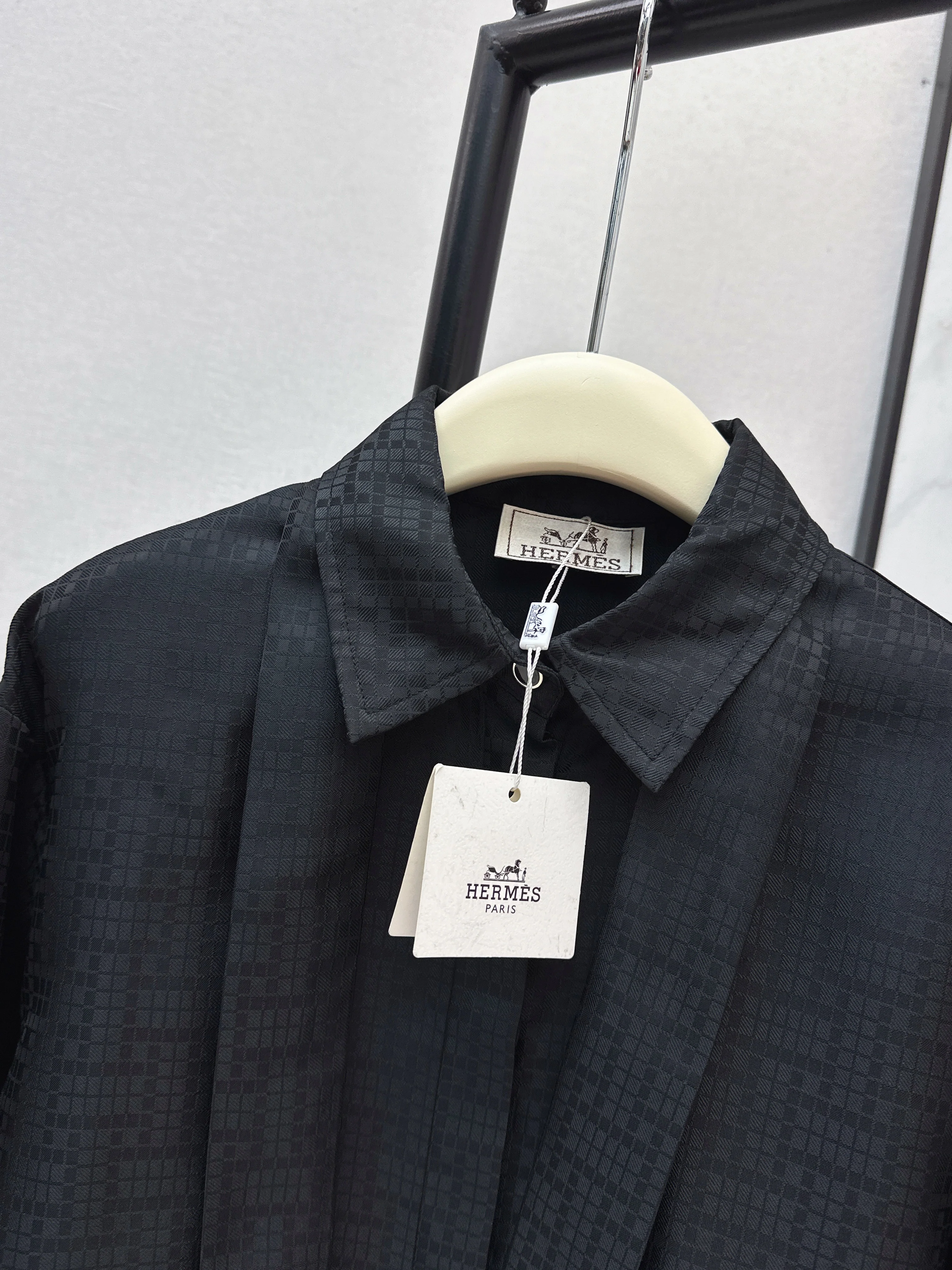 Herm 26ss jacquard -neck shirts