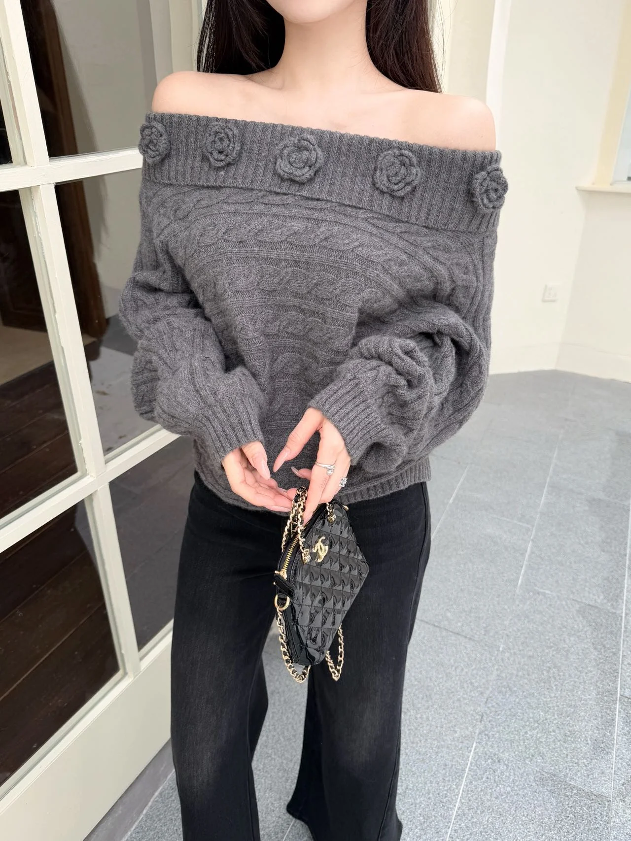 Chan 26ss off shoulder top sweater