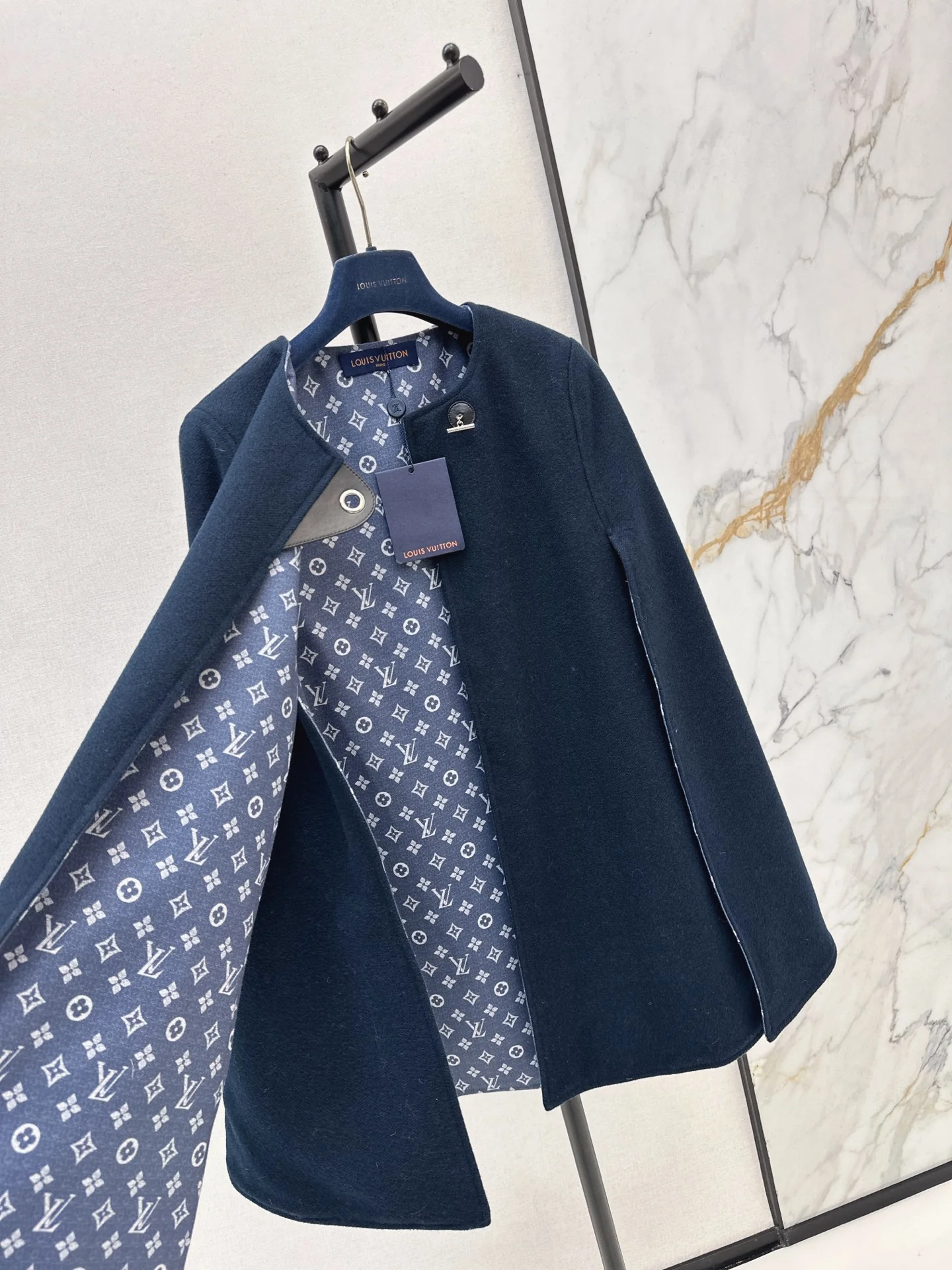 Louis 25fw cape coats