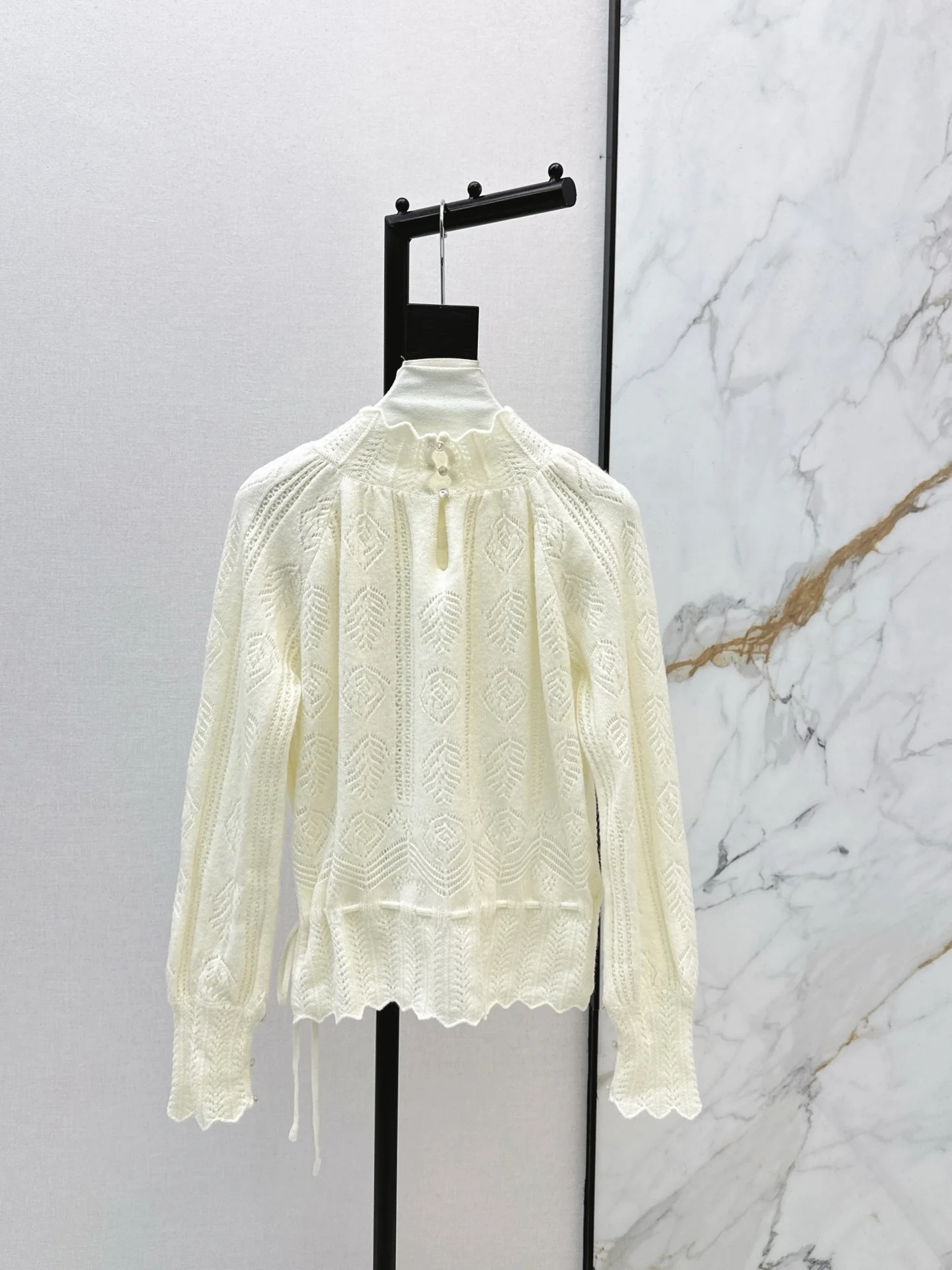 Chan 256ss drawstring sweater