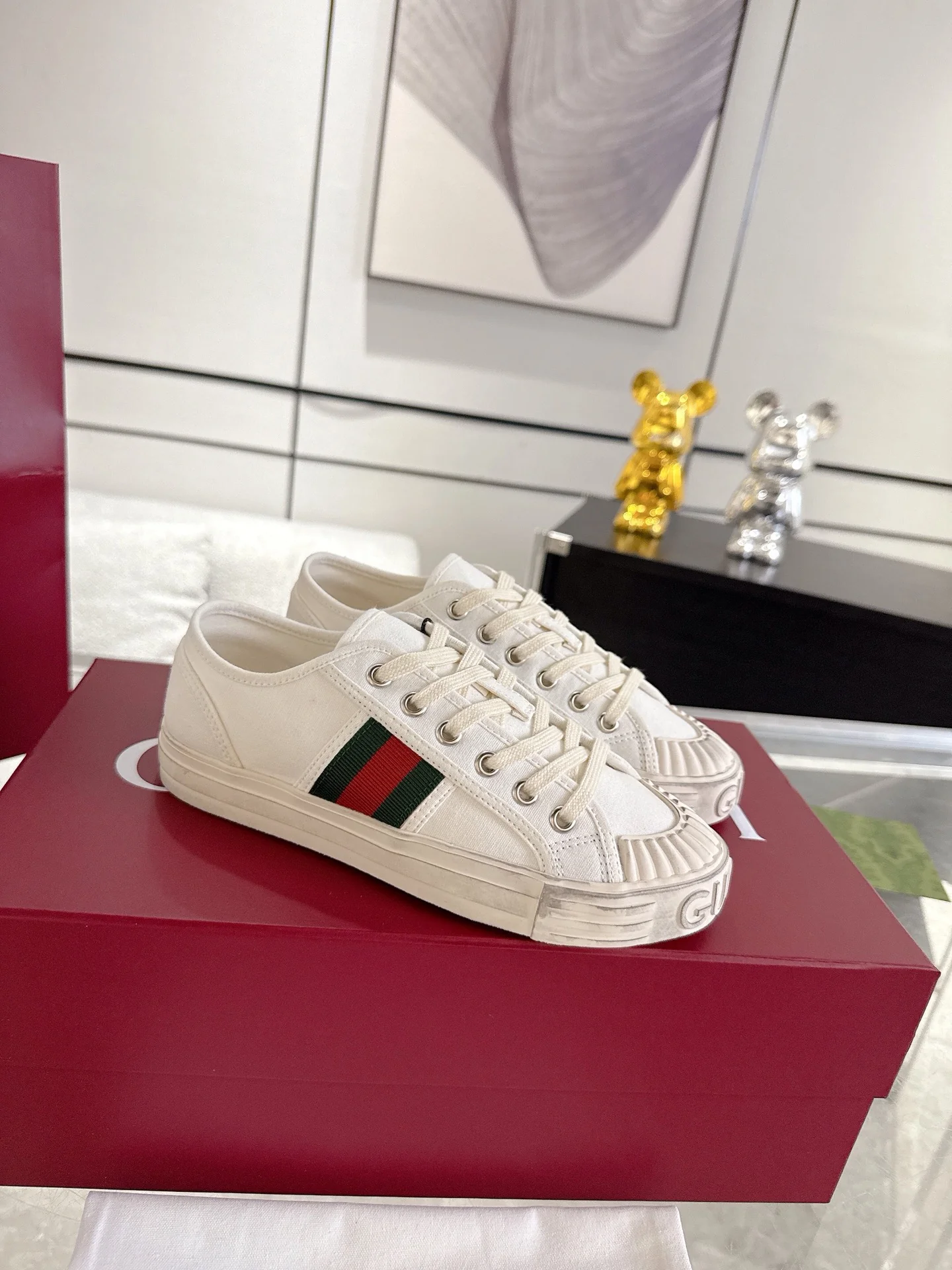 Guc sneakers