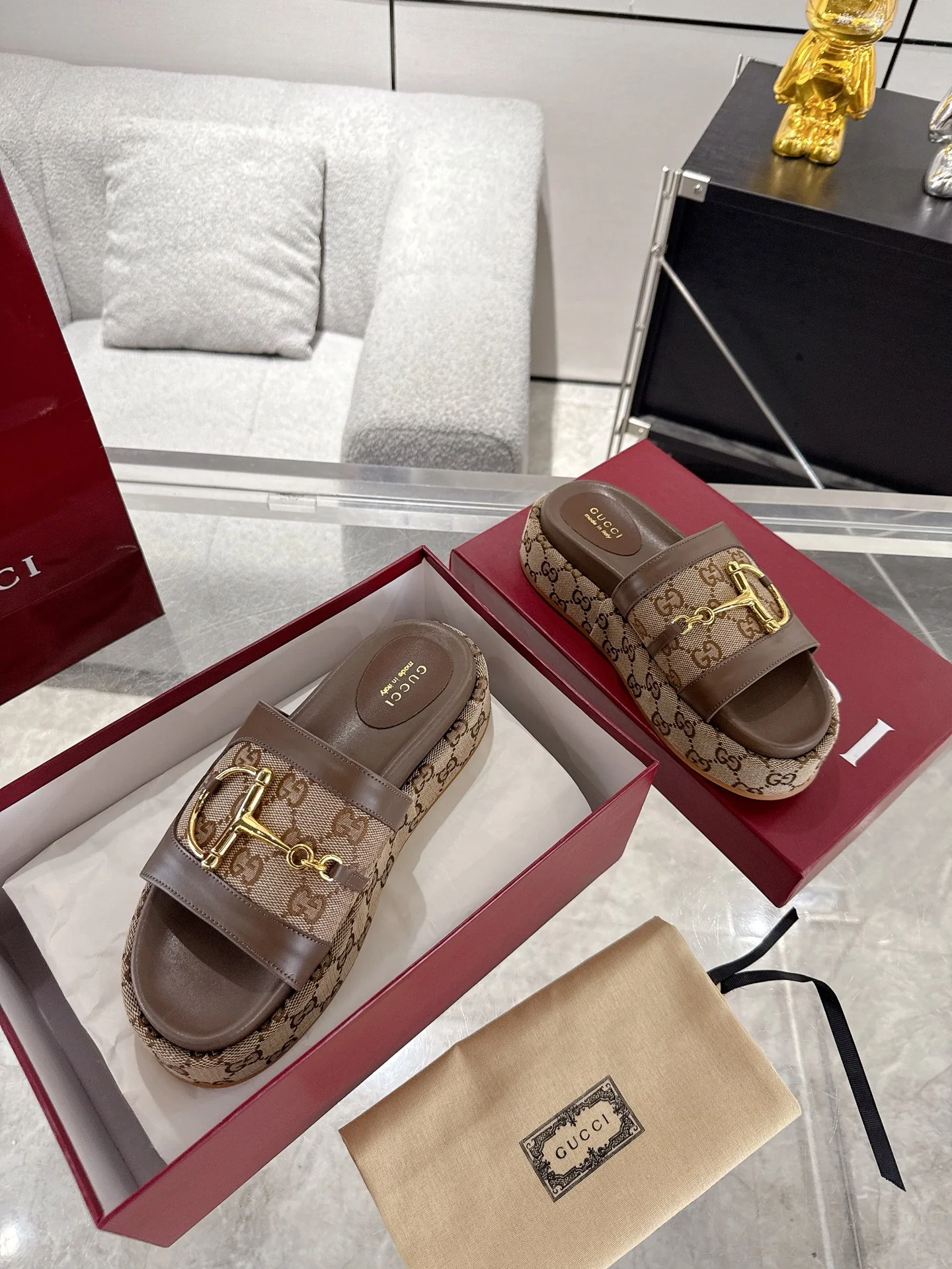 Gucc 25fw thick slippers