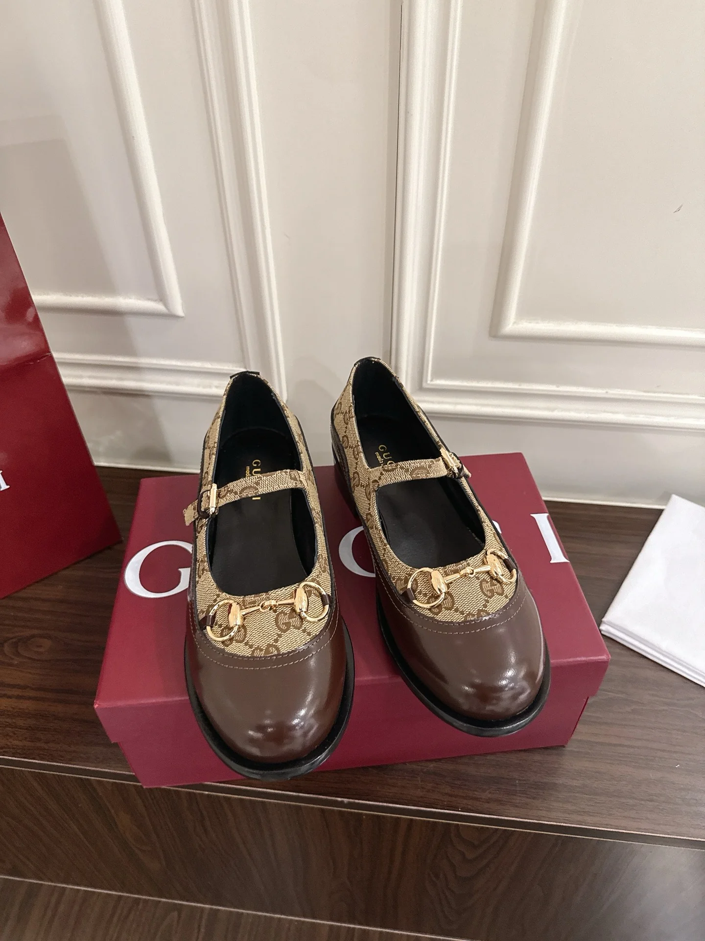 Guc 25fw mary jane flats