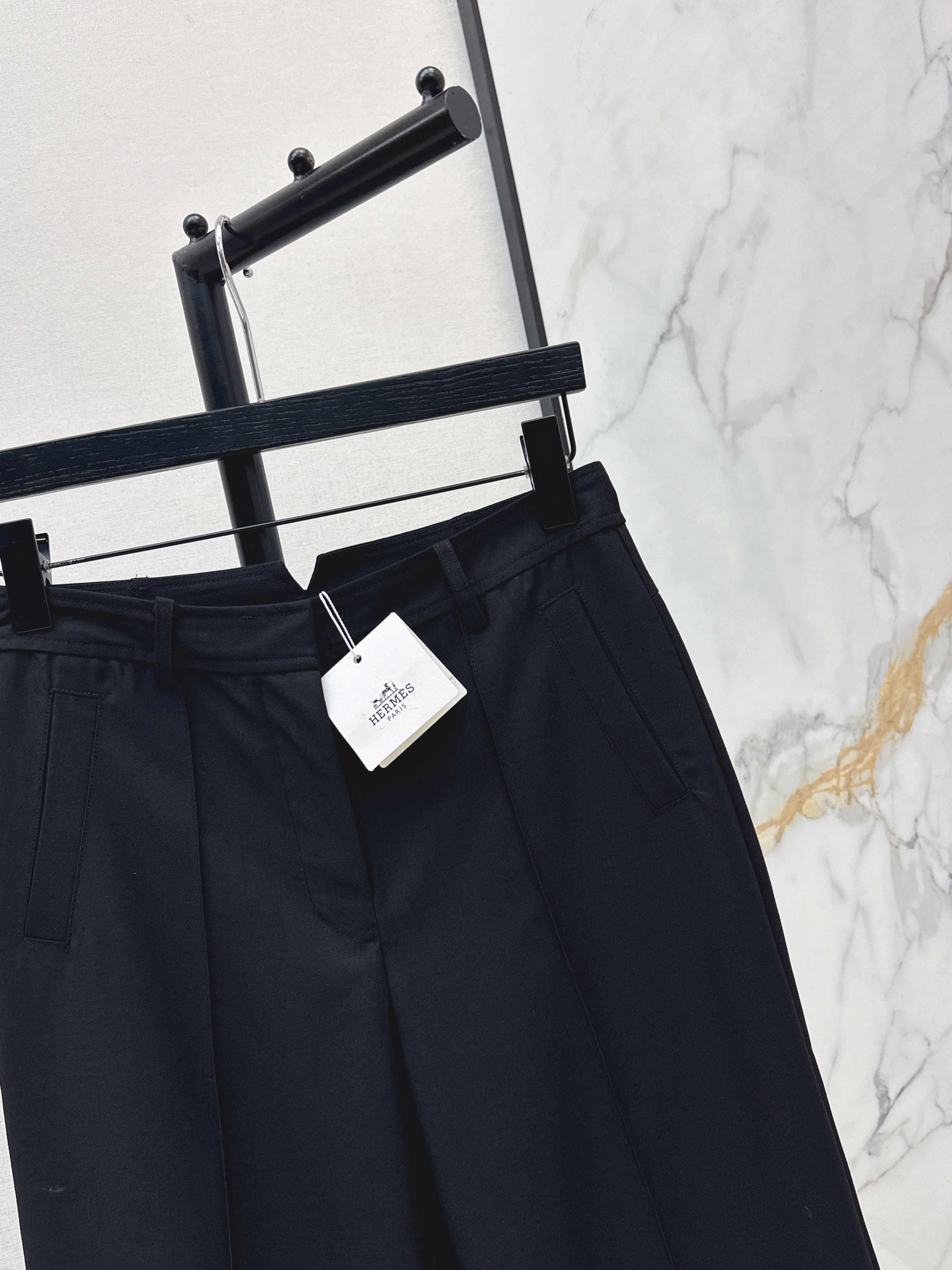Her 26ss suit pants