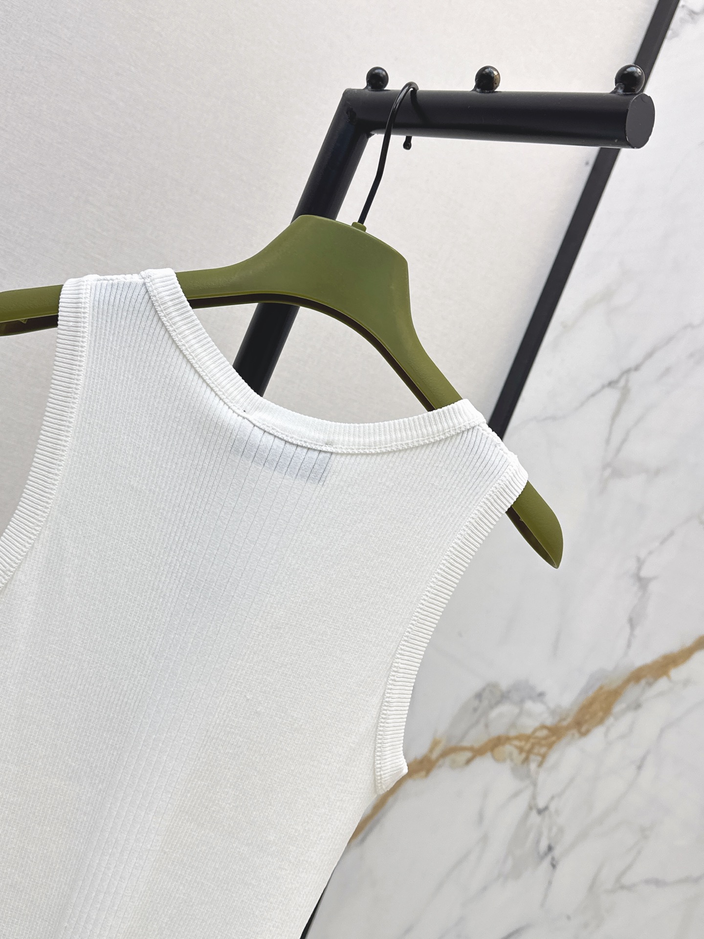 Guc 26ss sleeveless knitwear