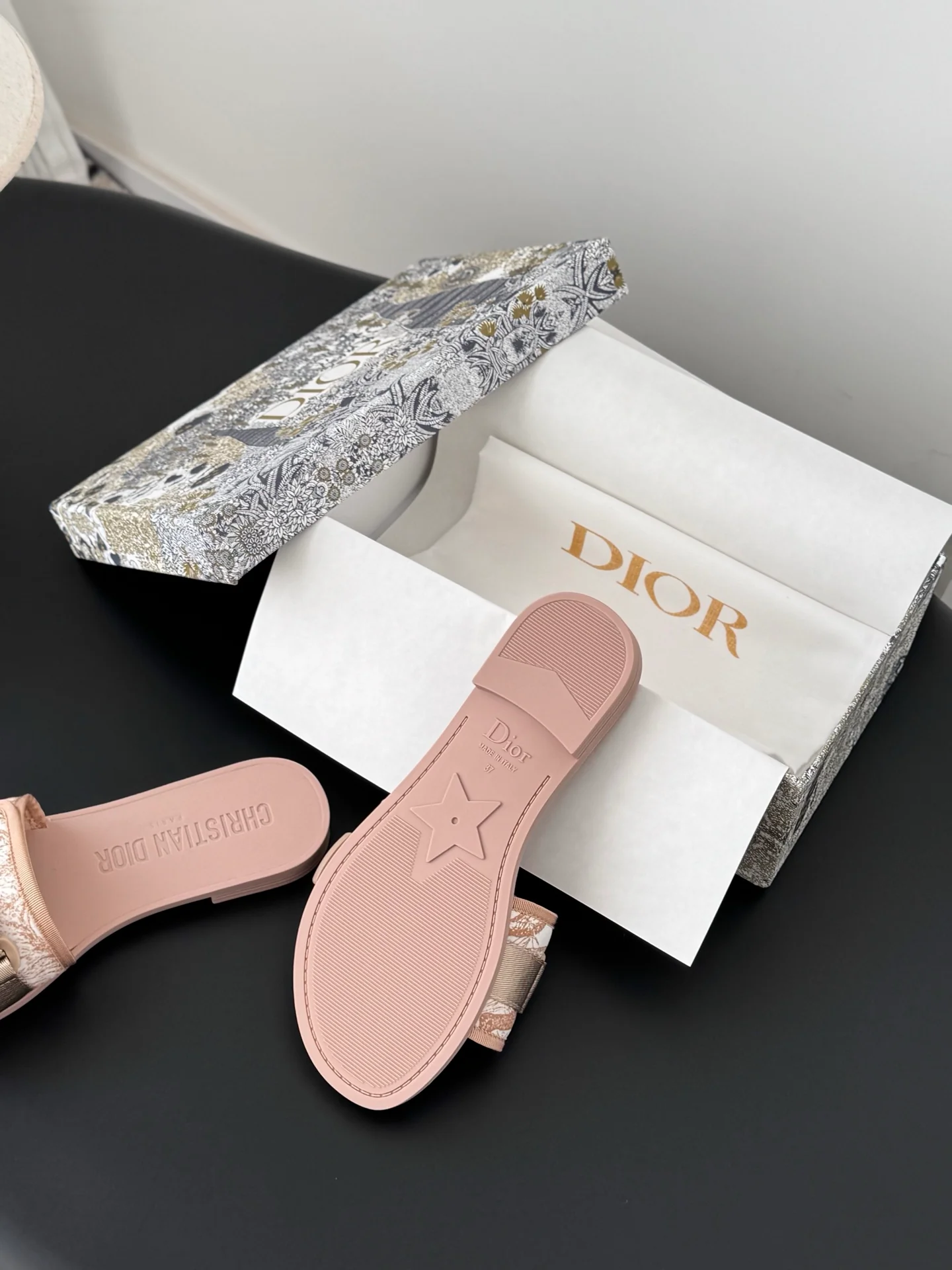 CD 25fw sandals