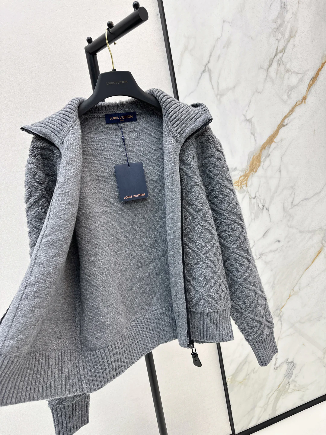 Loui 25fw hooded jacket