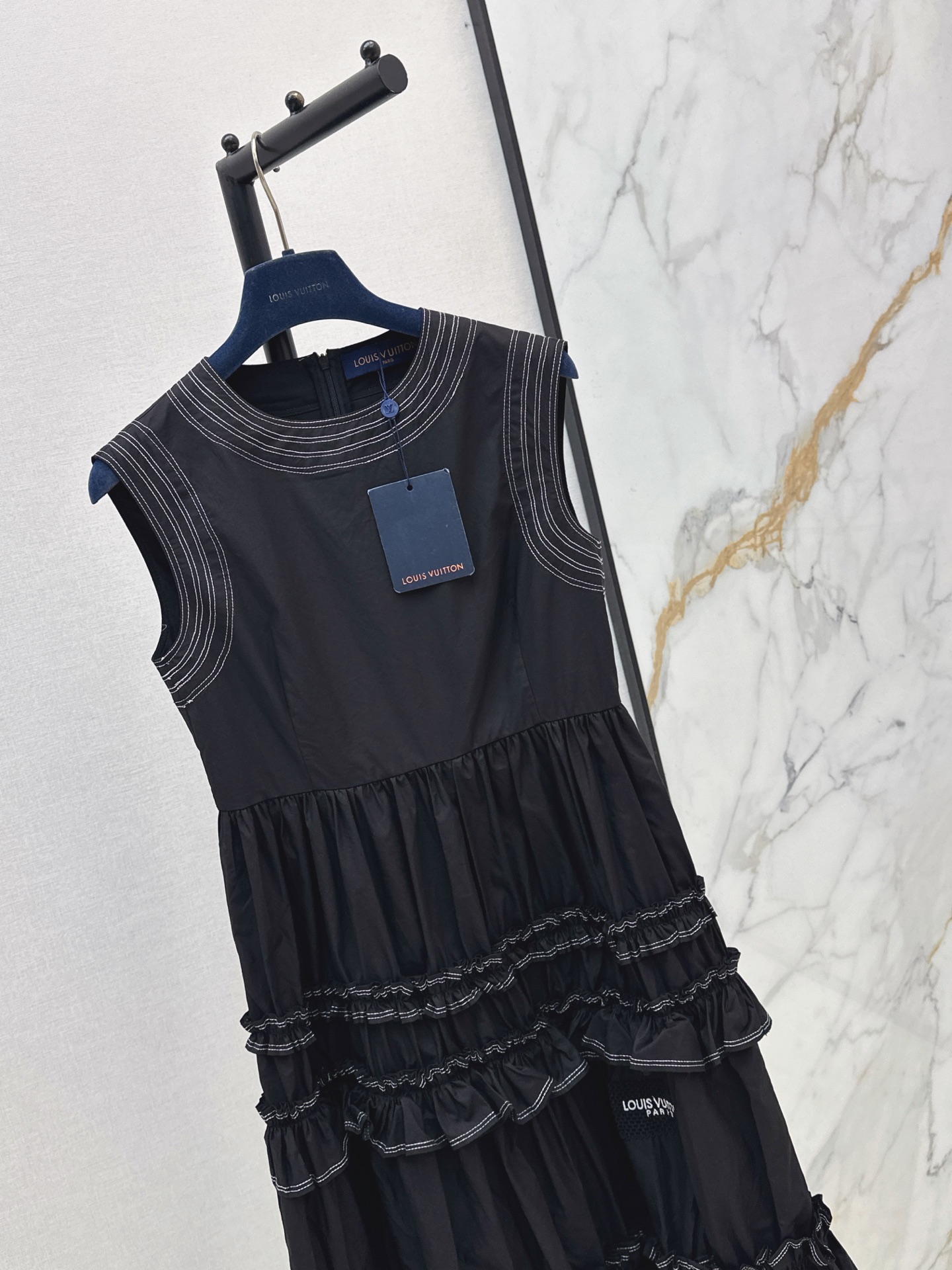 Loui 26ss ruffle sleeveless dress