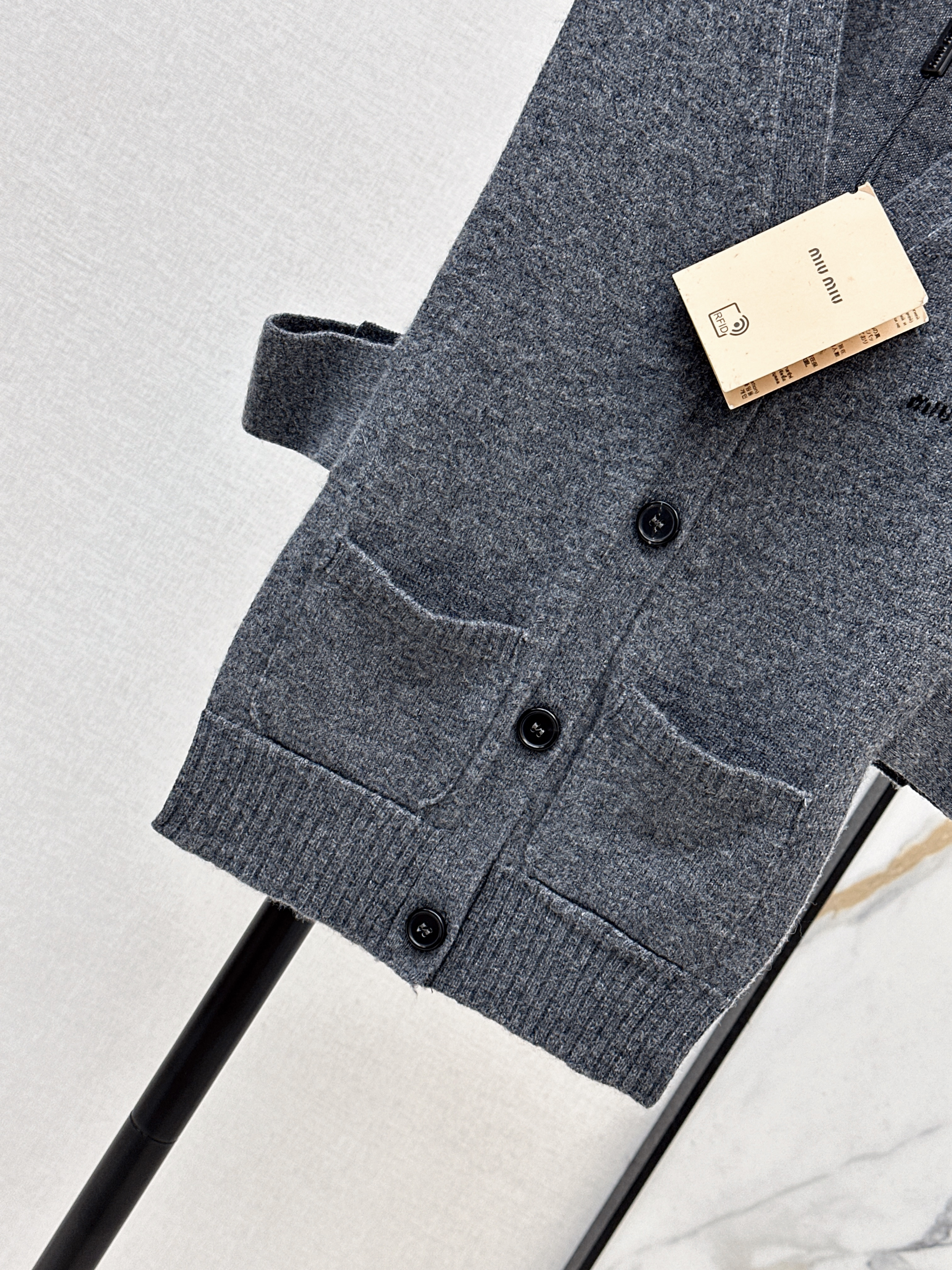 Miu 26ss cashmere vest