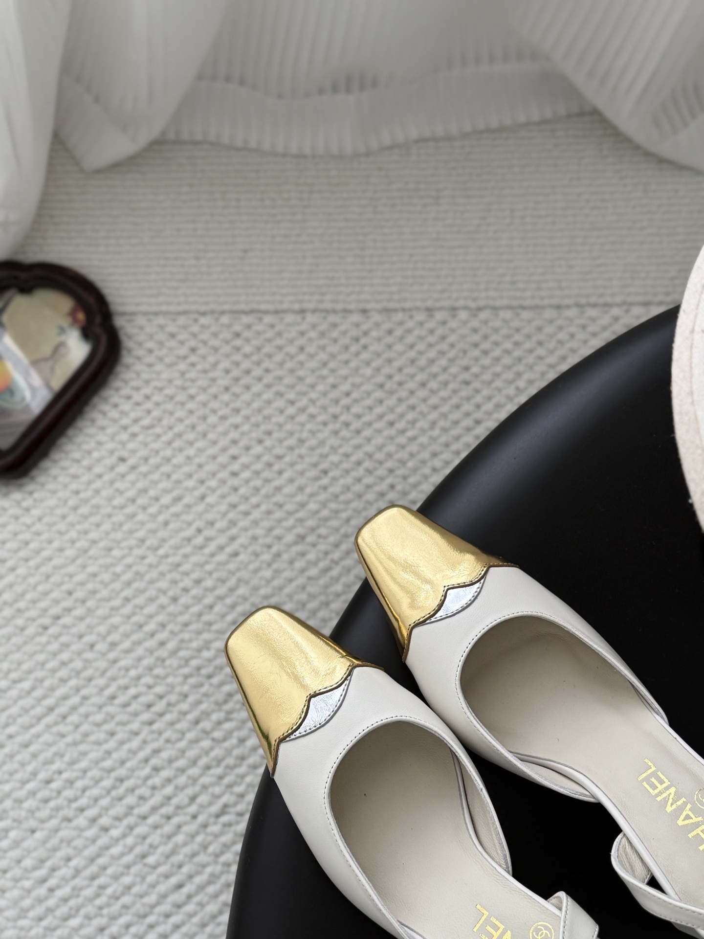 Chan 26P gold cap toe slingback heels
