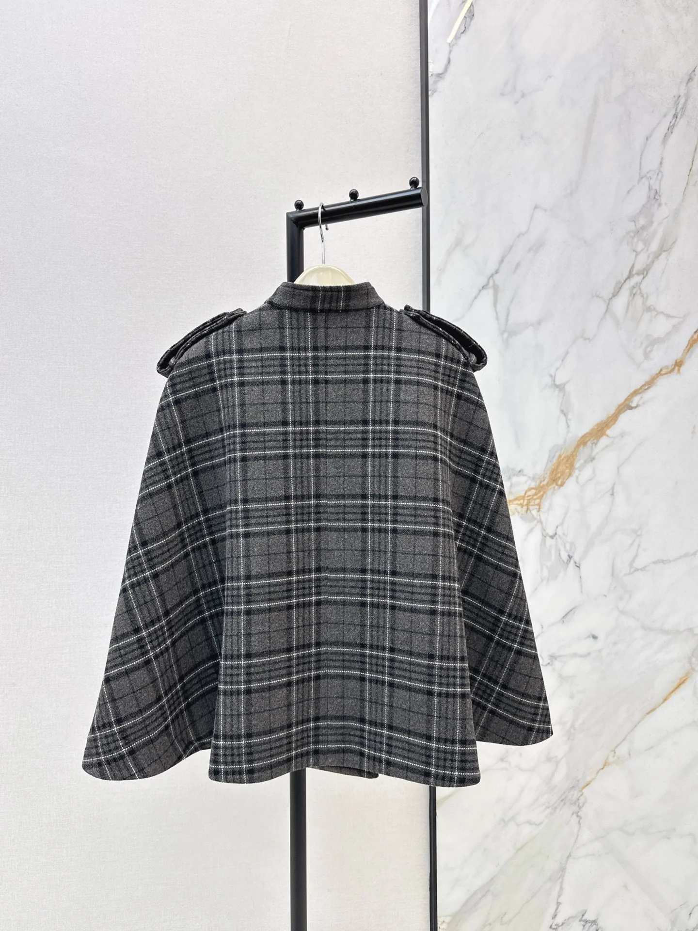 Burb 25fw check cape coats