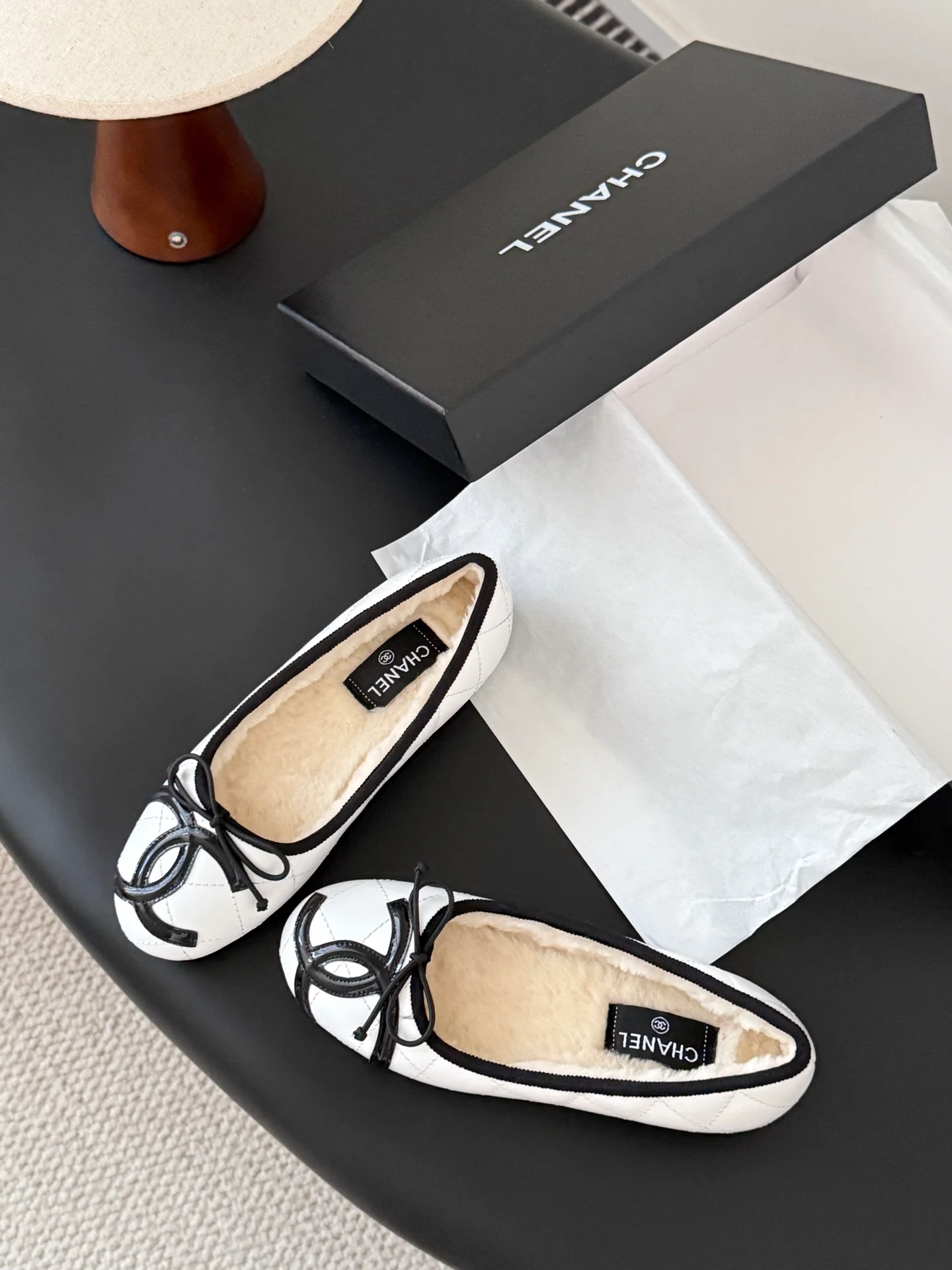 Chan 25fw fleece lined flats