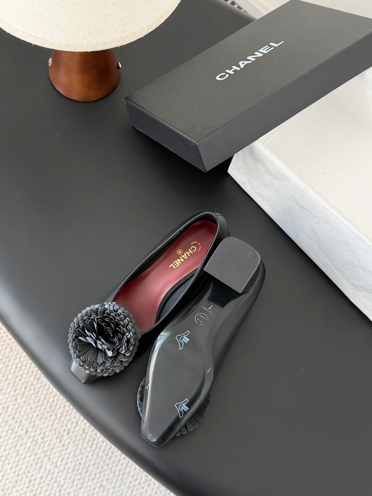 Chan 26K camellia flower chunky heels