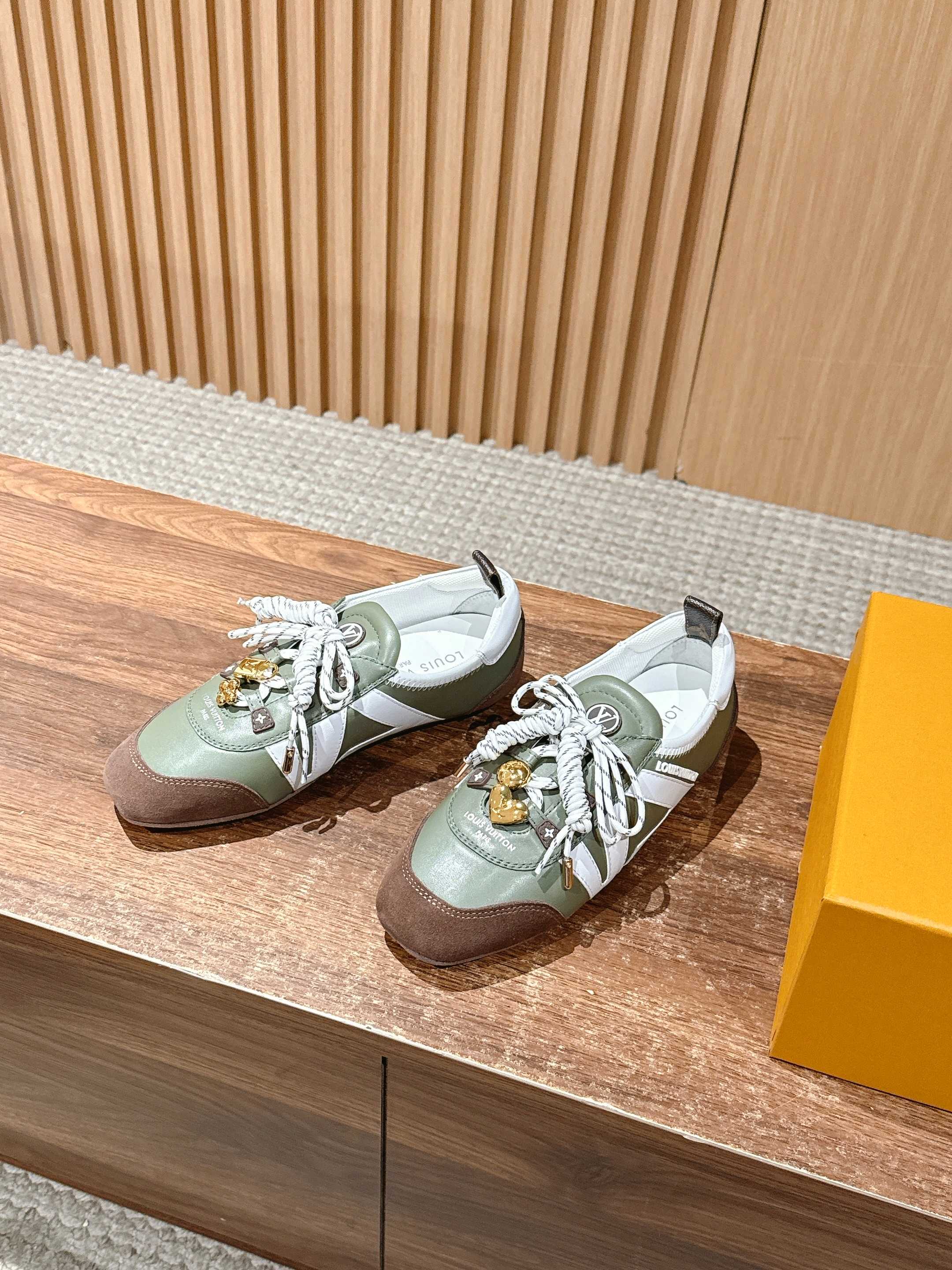 Loui 25fw sneaker